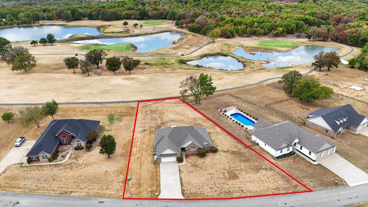 23570 Wolf Valley Road Property Photo 10