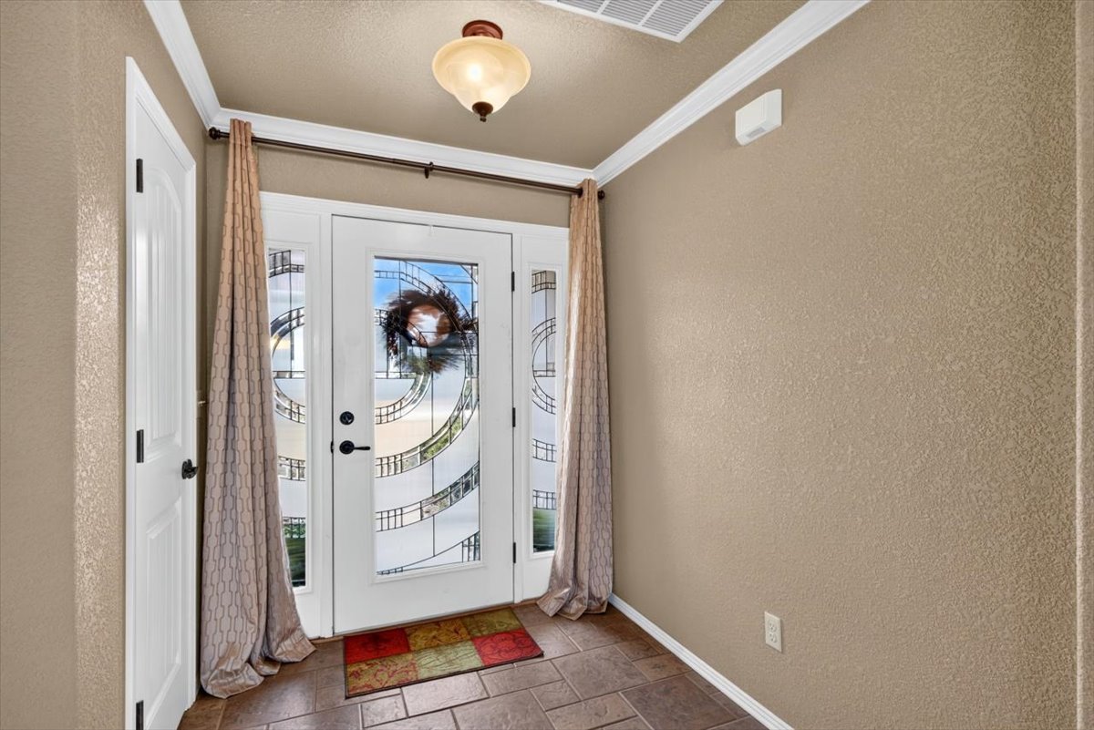 23570 Wolf Valley Road Property Photo 12