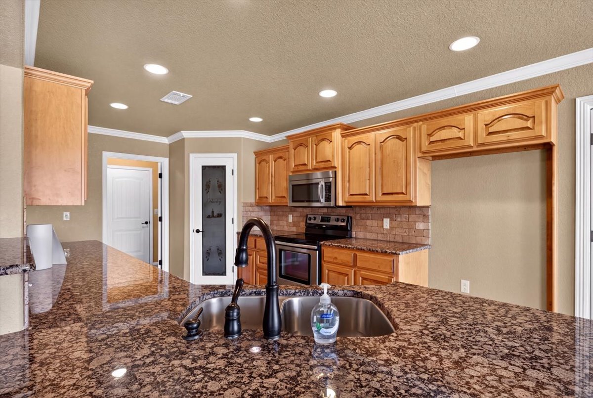 23570 Wolf Valley Road Property Photo 19