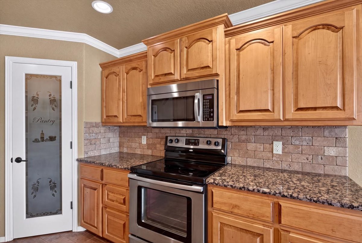 23570 Wolf Valley Road Property Photo 21