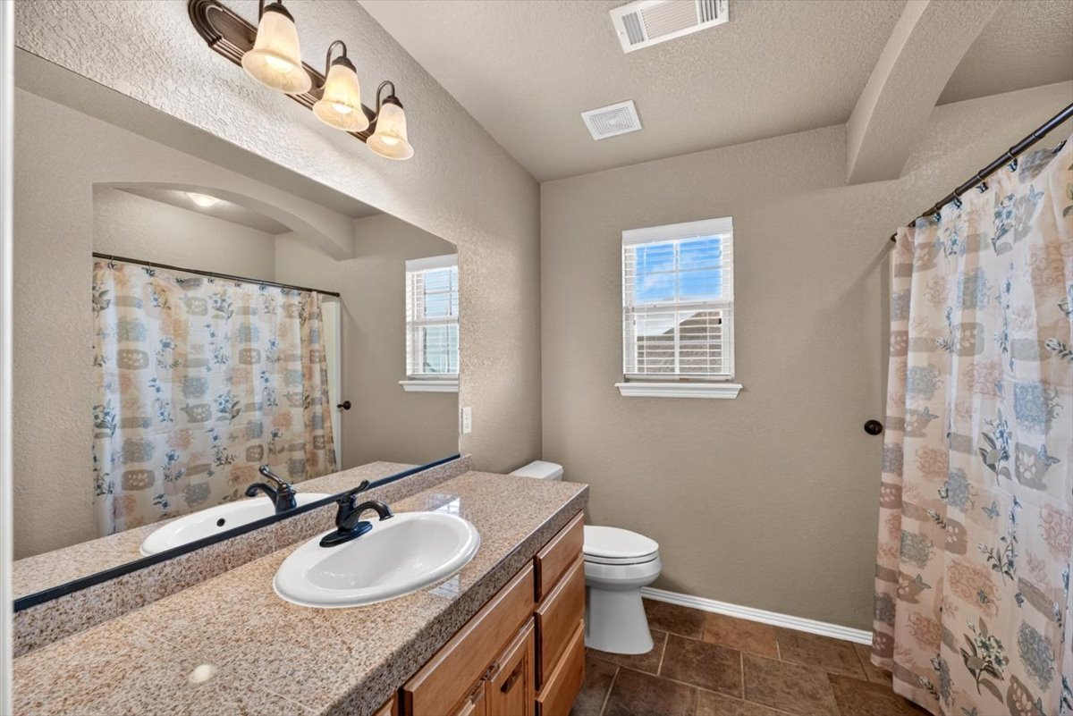 23570 Wolf Valley Road Property Photo 32
