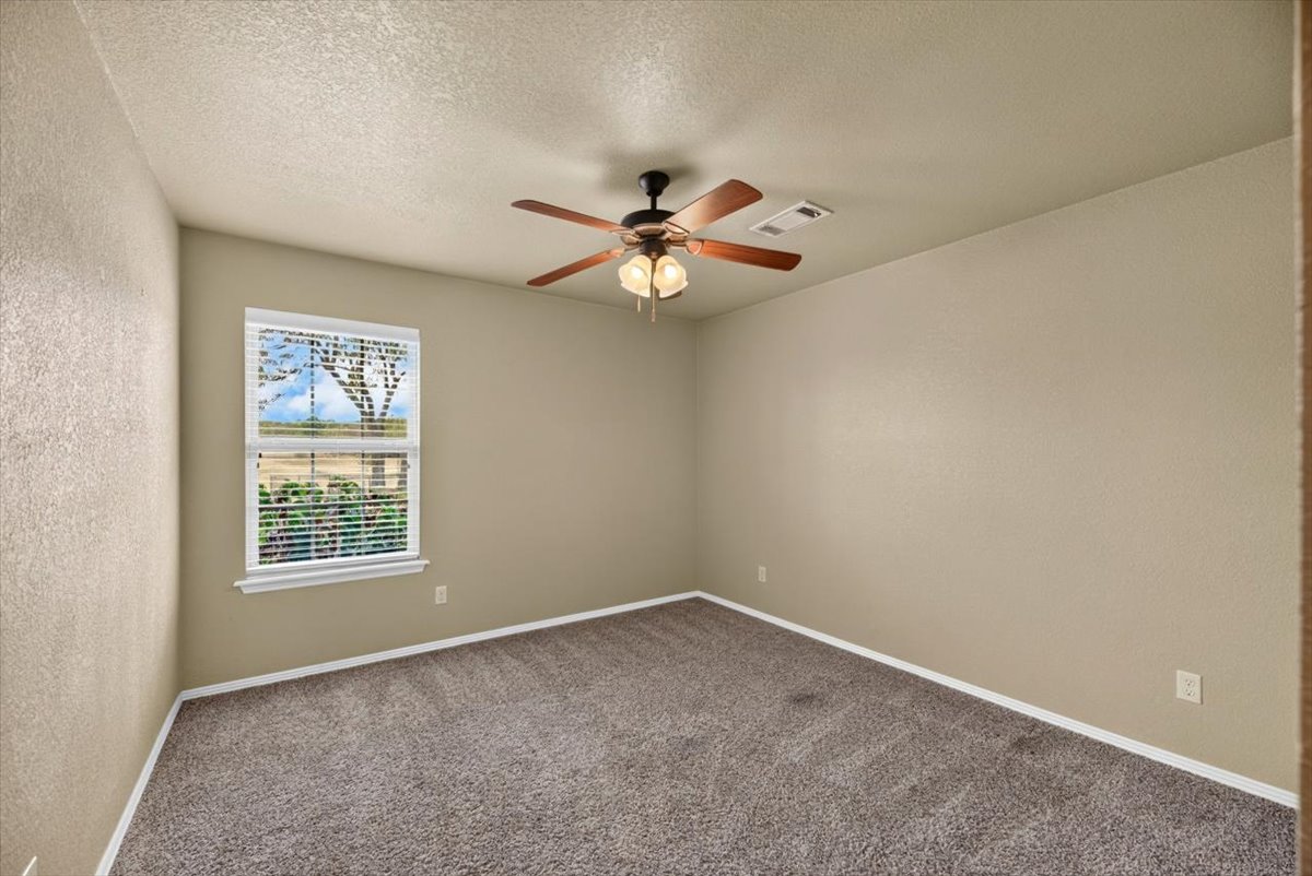 23570 Wolf Valley Road Property Photo 33