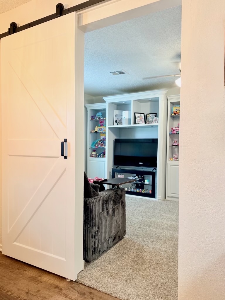 5431 Roadrunner Drive Property Photo 5