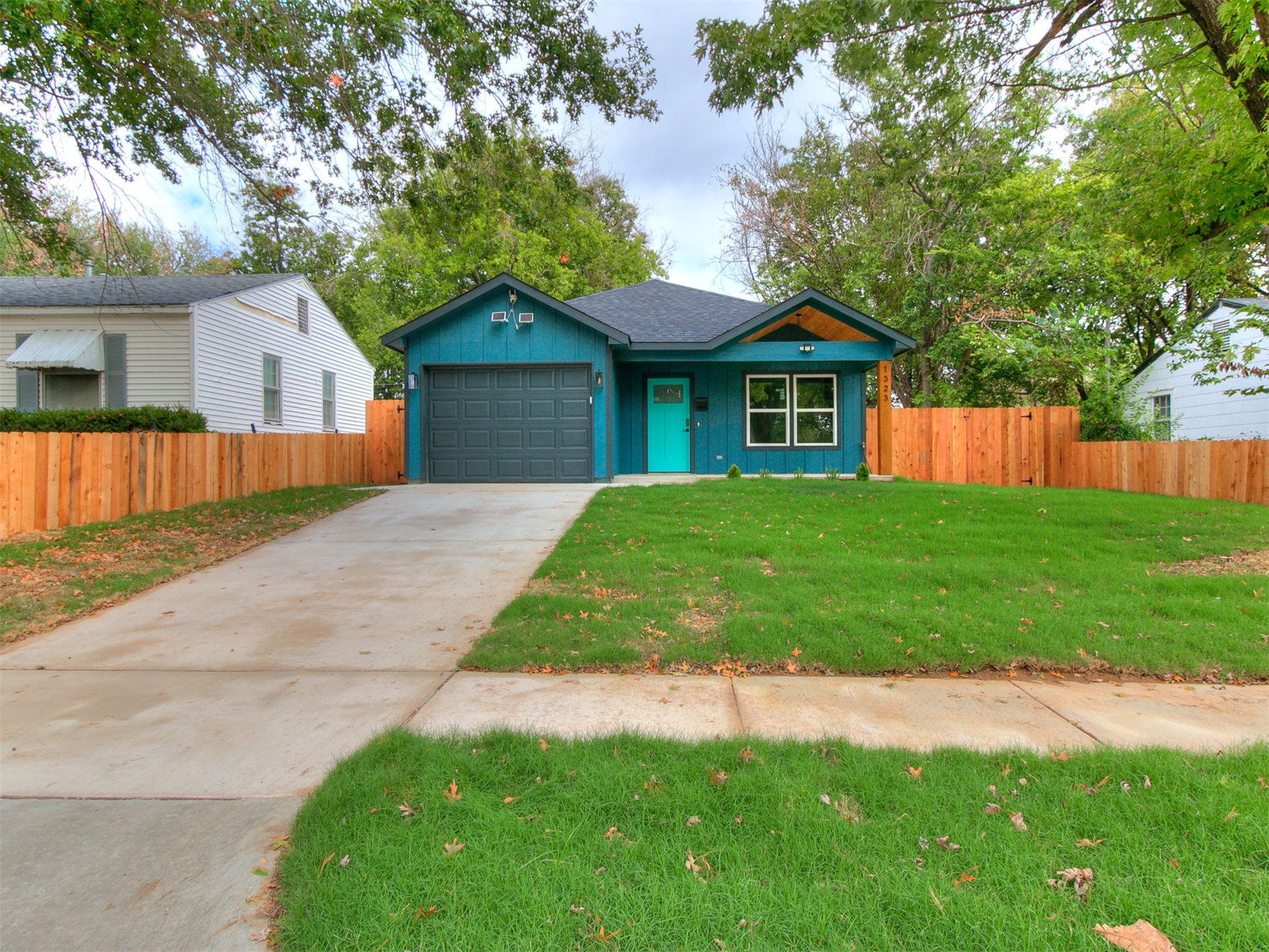 1323 N Toledo Avenue Property Photo 4