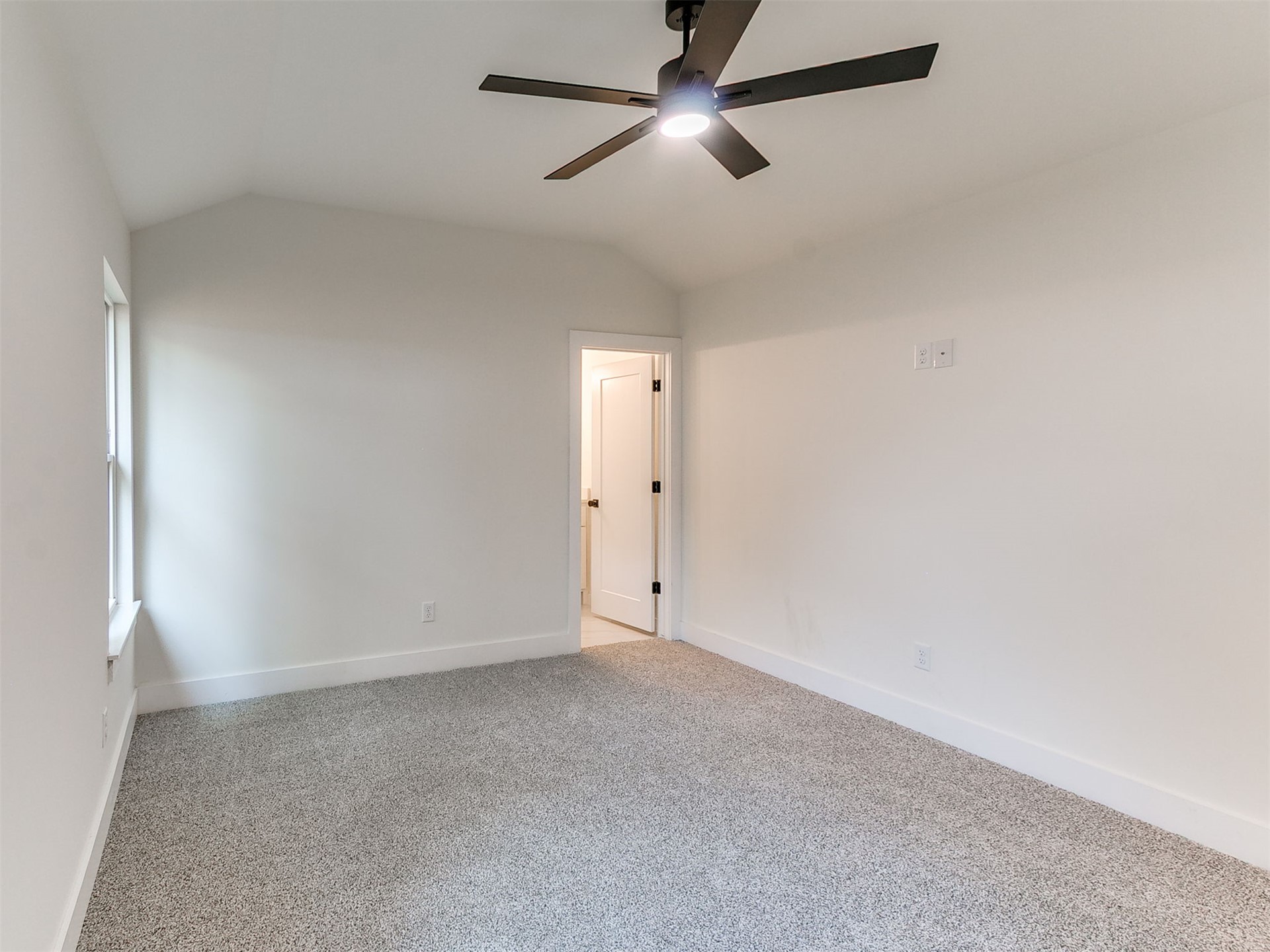 1323 N Toledo Avenue Property Photo 18
