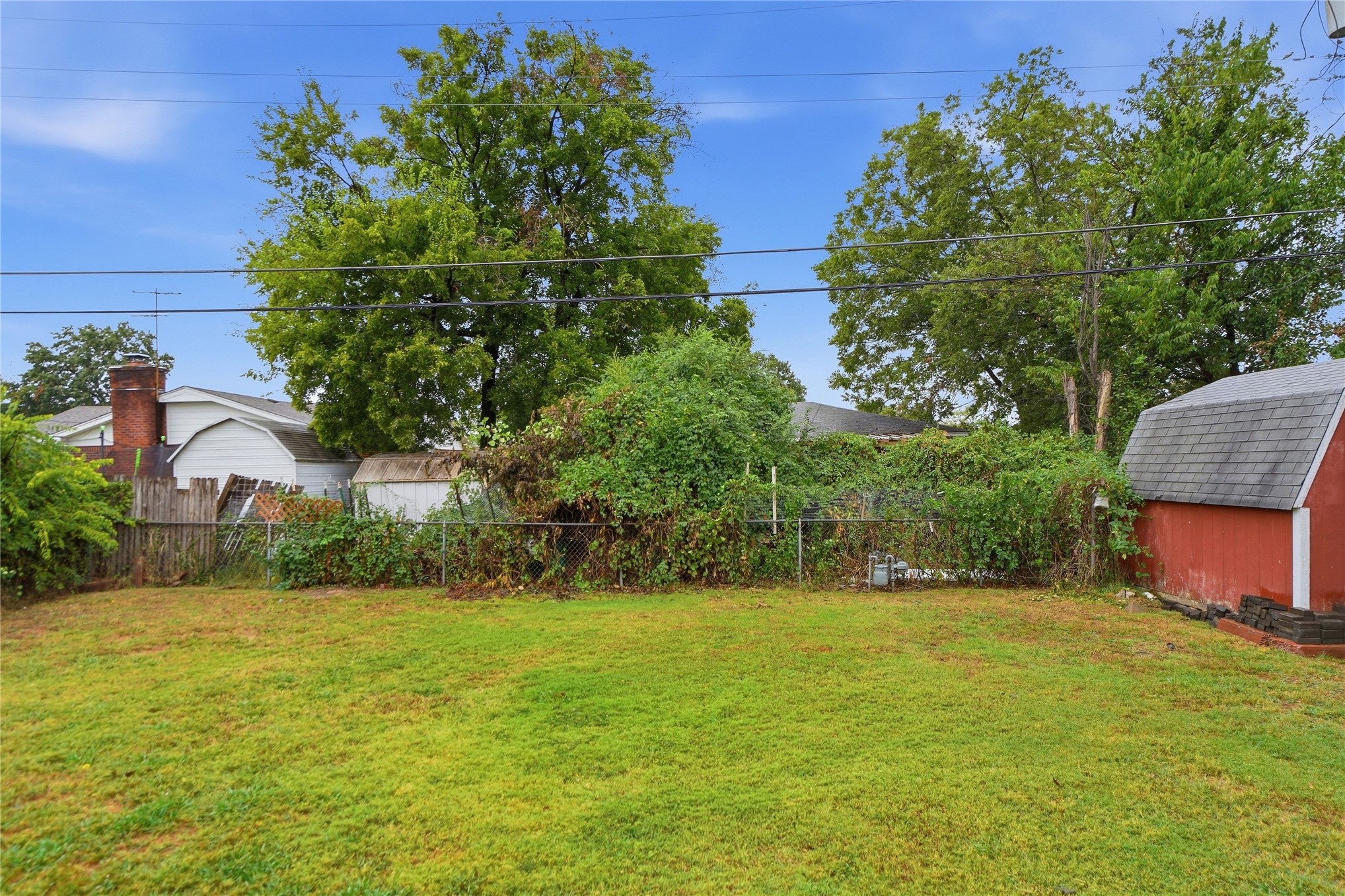 10920 E 3rd Street Property Photo 25