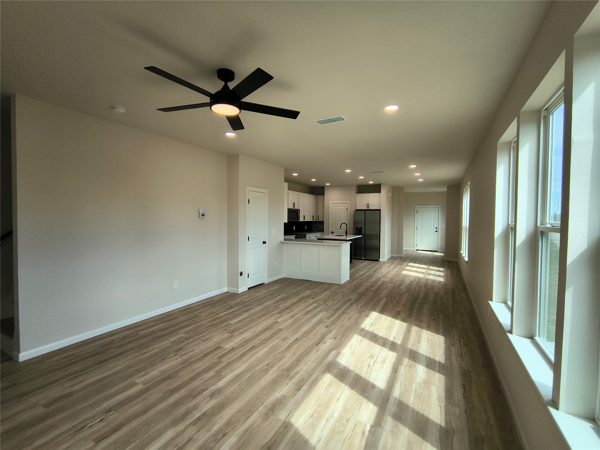 2112 N Trenton Avenue Property Photo 2