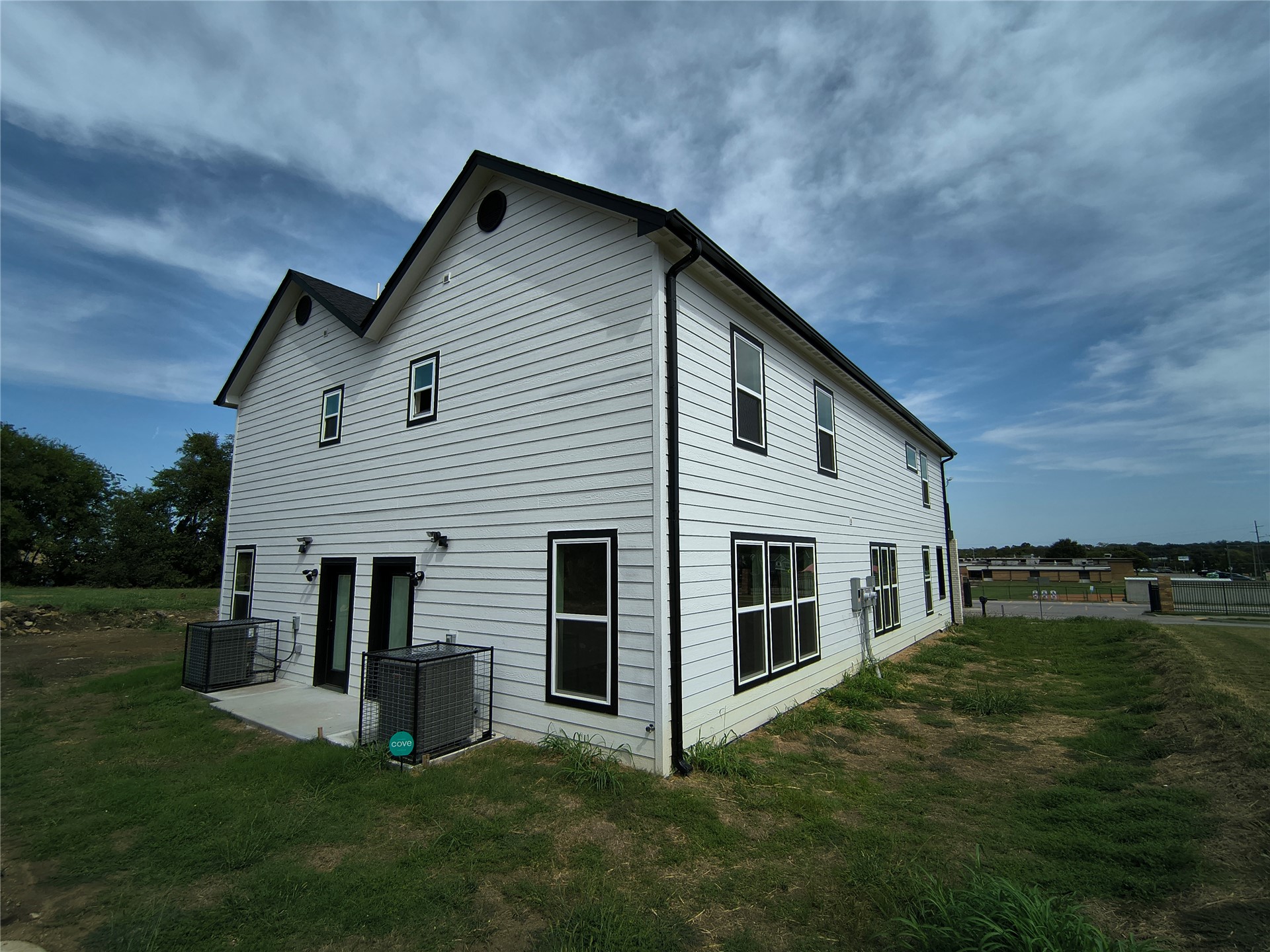 2112 N Trenton Avenue Property Photo 7