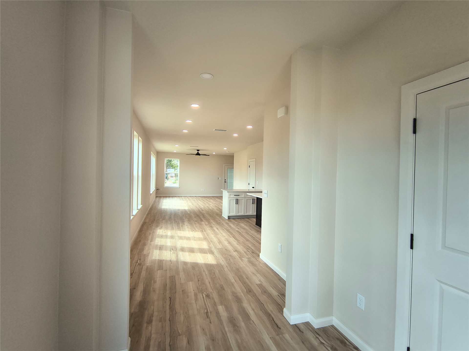 2112 N Trenton Avenue Property Photo 9
