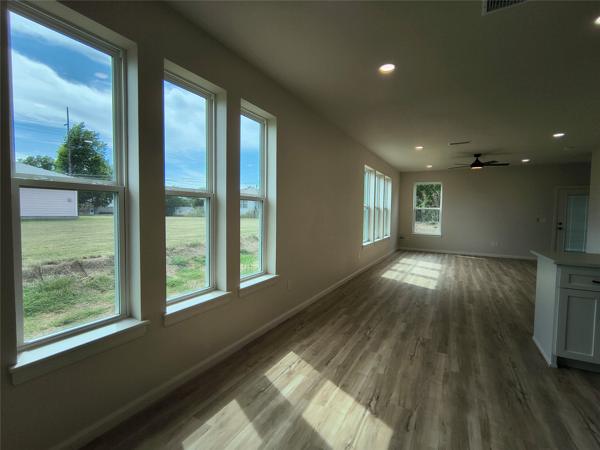 2112 N Trenton Avenue Property Photo 18