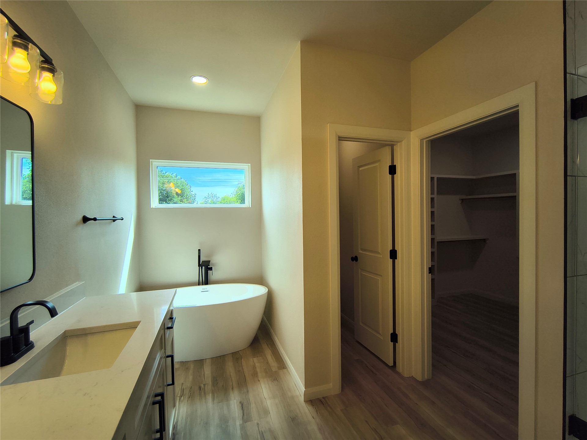 2112 N Trenton Avenue Property Photo 48