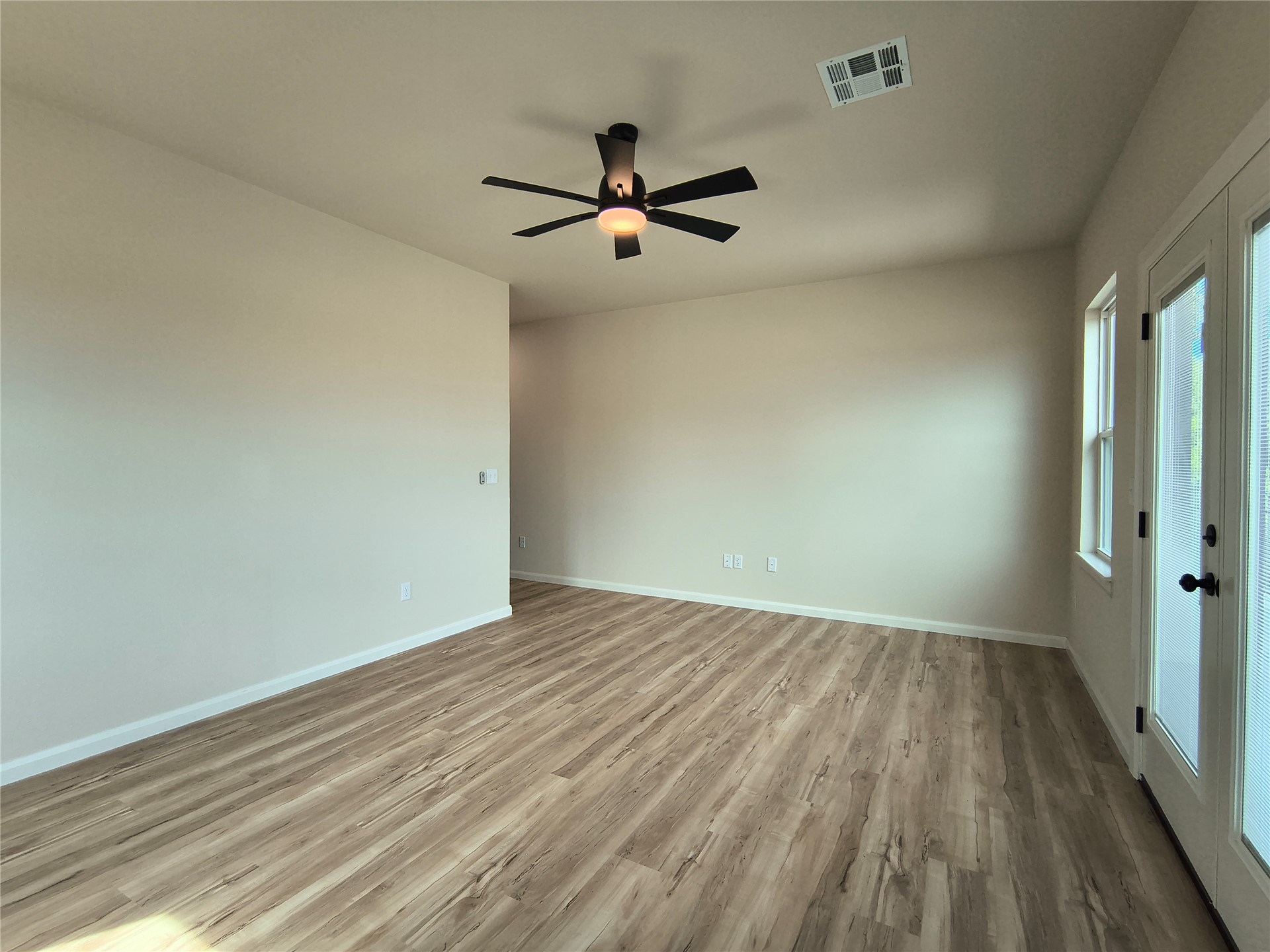 2112 N Trenton Avenue Property Photo 57