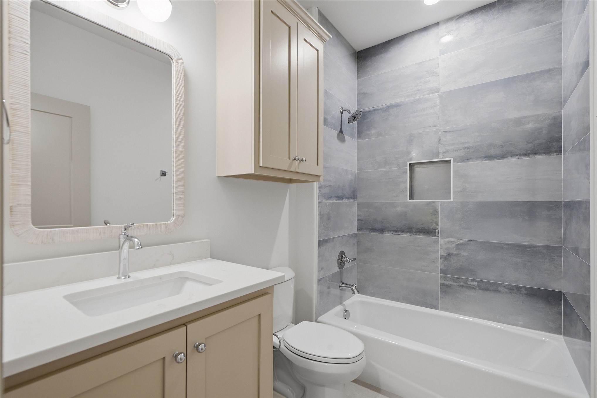232 E 46th Street Property Photo 40