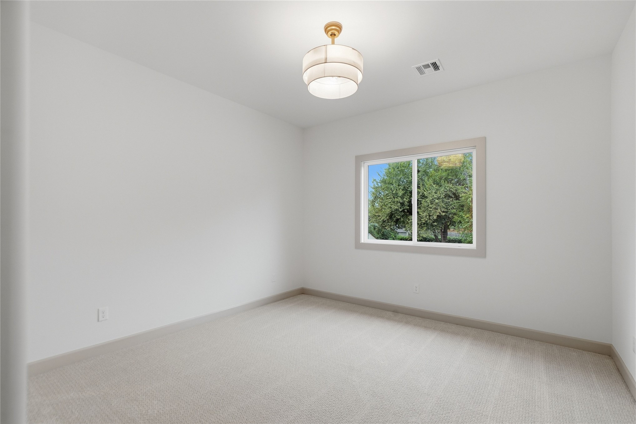 232 E 46th Street Property Photo 44