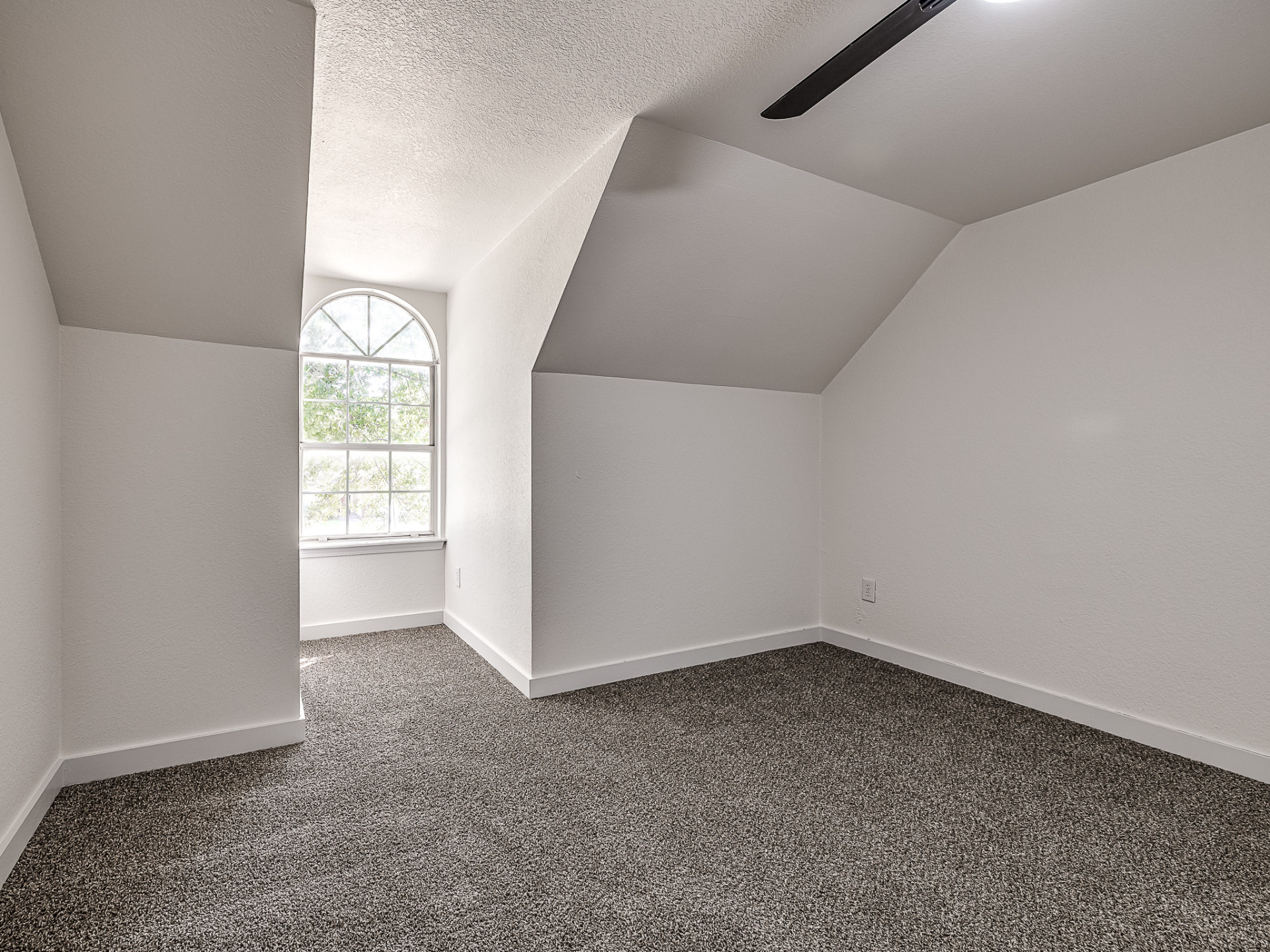 2900 E Reno Street Property Photo 25