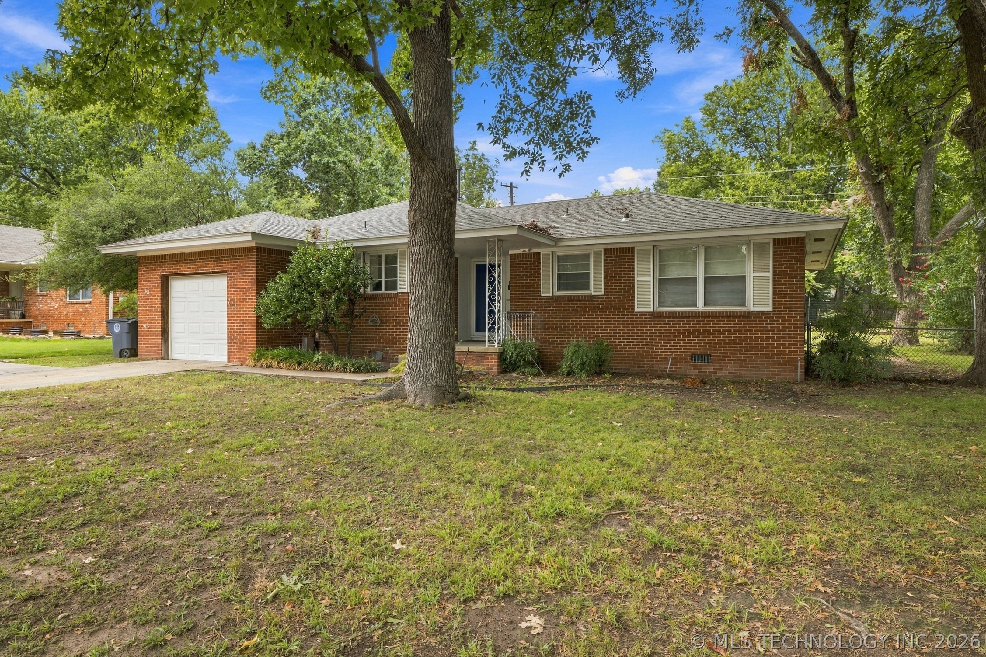 2519 E 56th Street Property Photo 2