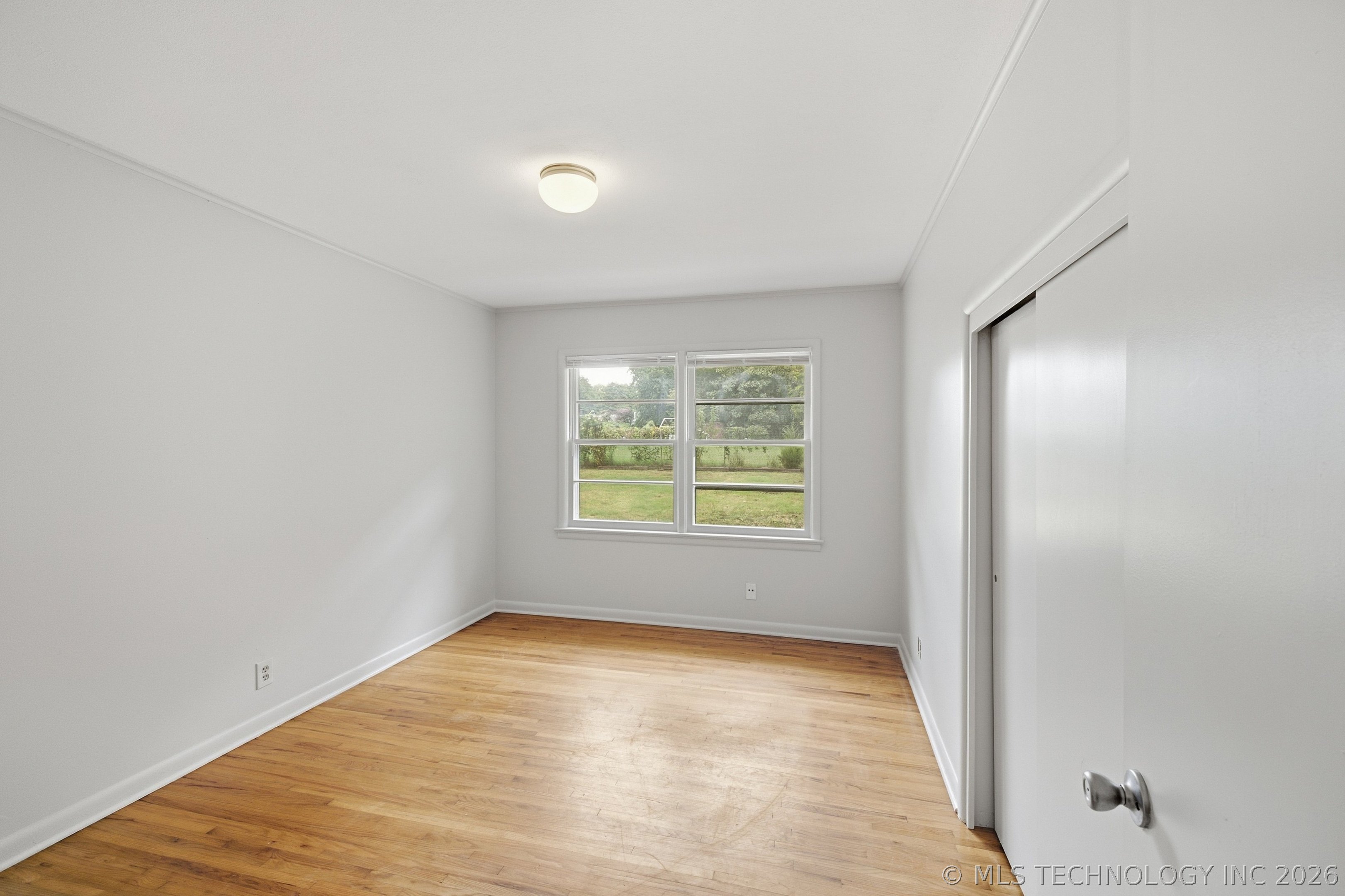 2519 E 56th Street Property Photo 15