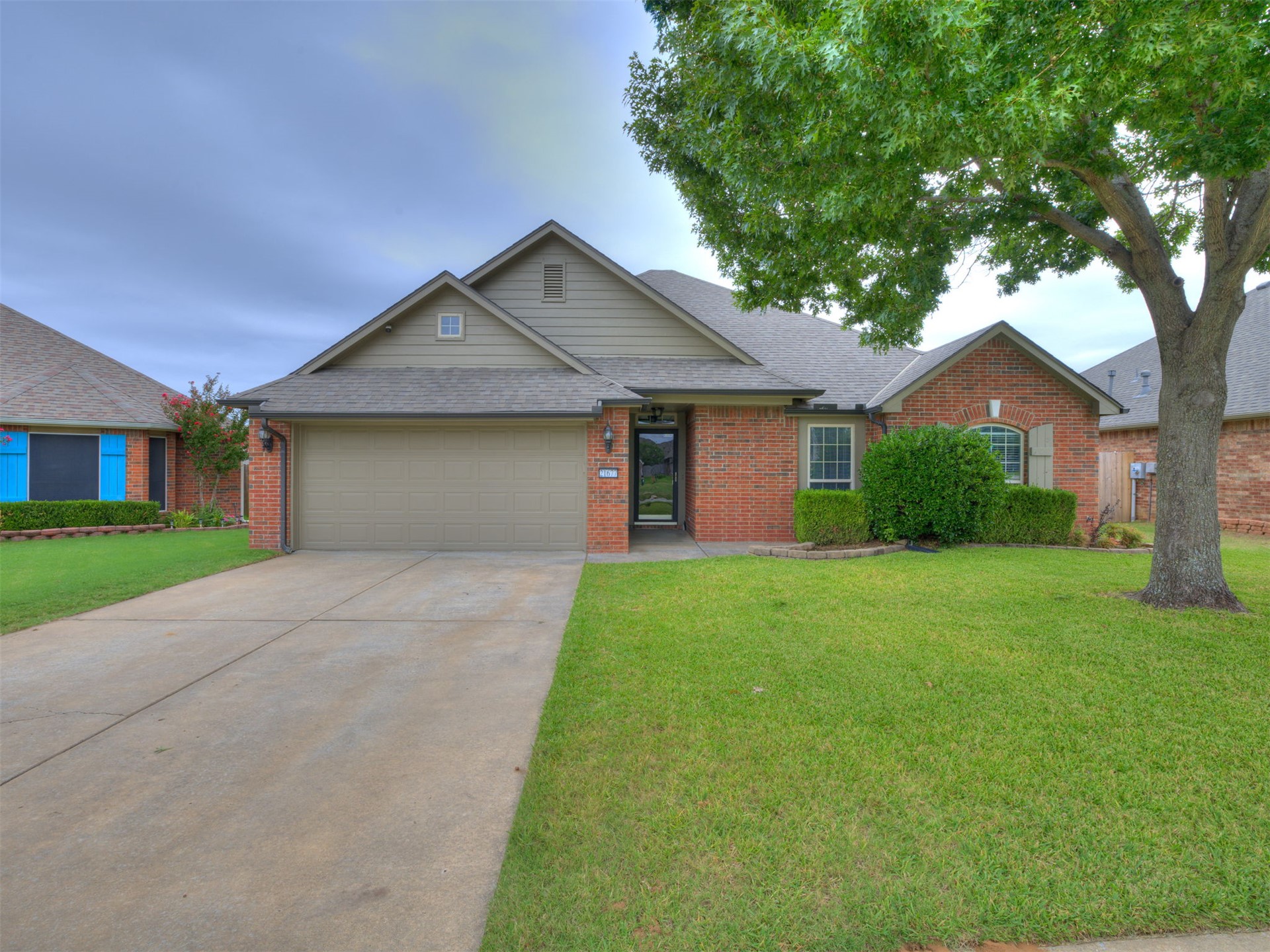 21677 E 39th Place Property Photo 2