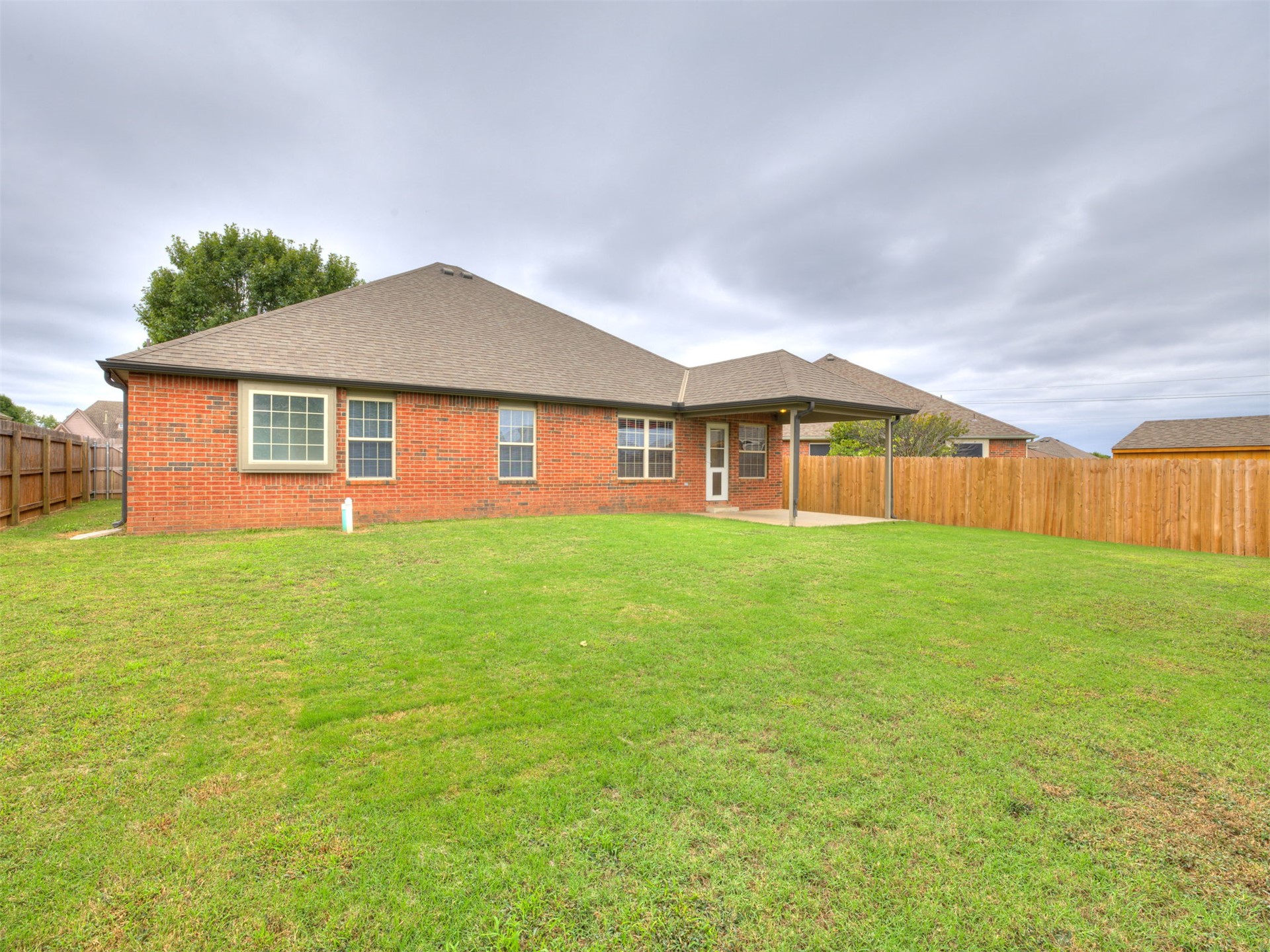 21677 E 39th Place Property Photo 5