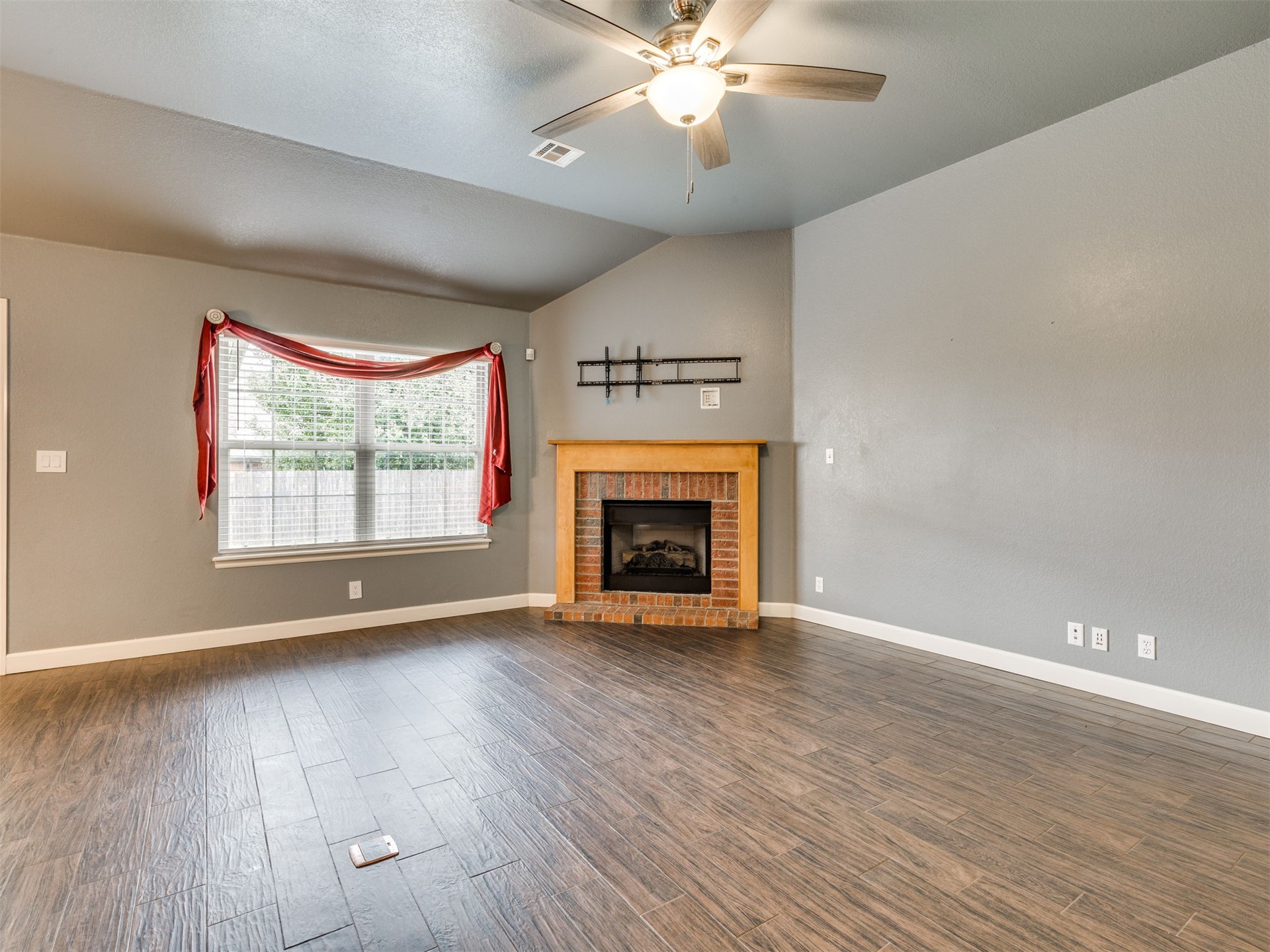 21677 E 39th Place Property Photo 10