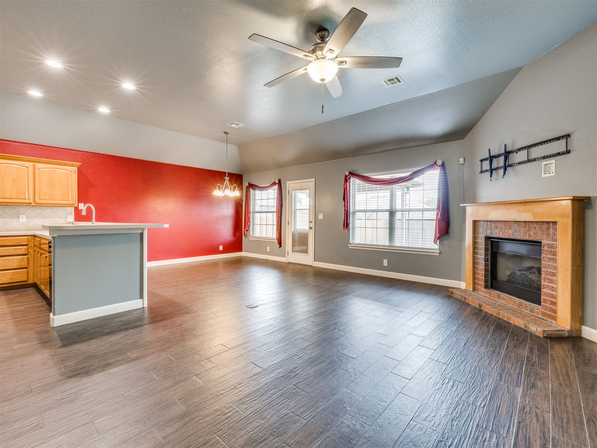 21677 E 39th Place Property Photo 12