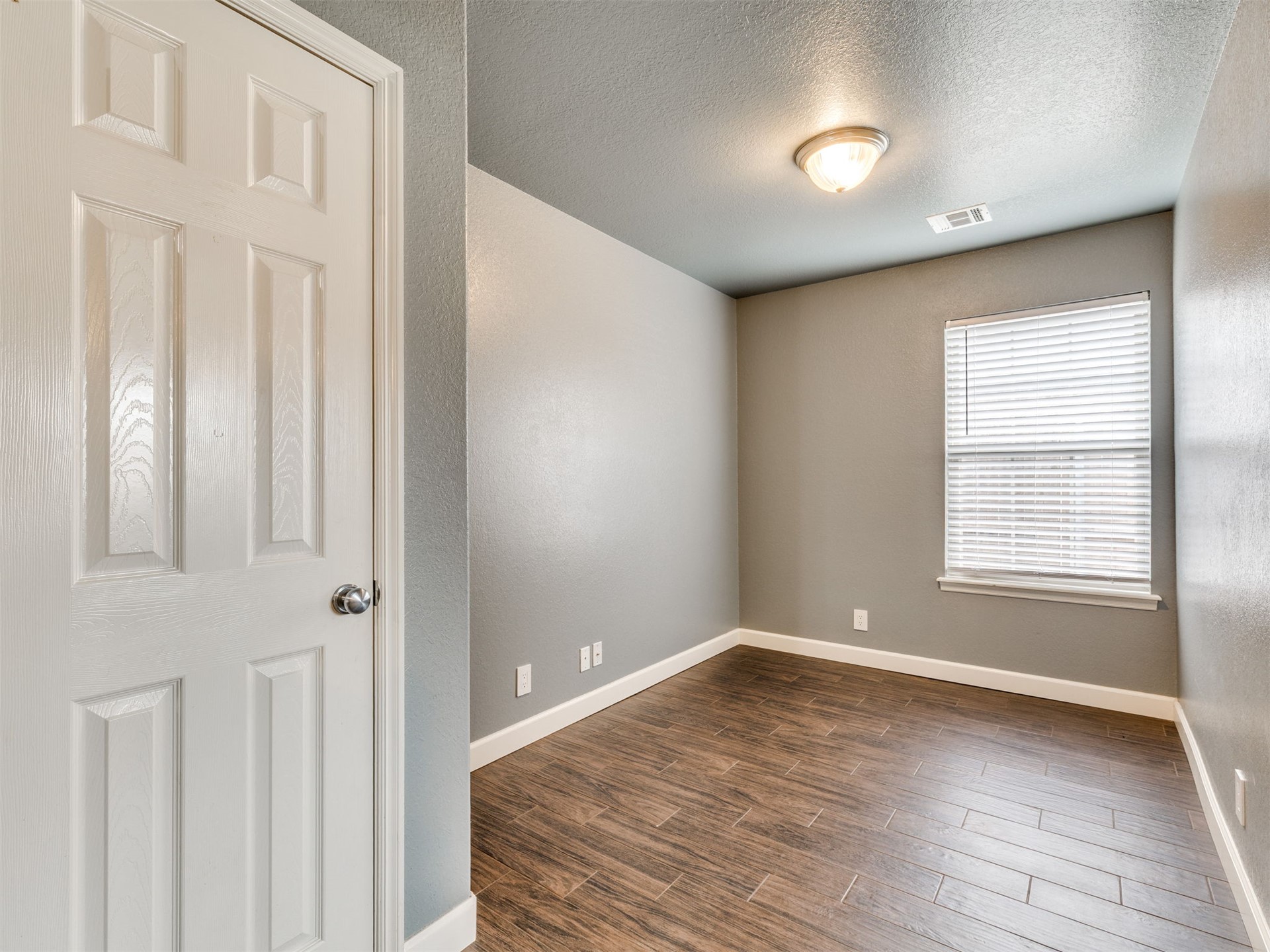 21677 E 39th Place Property Photo 17