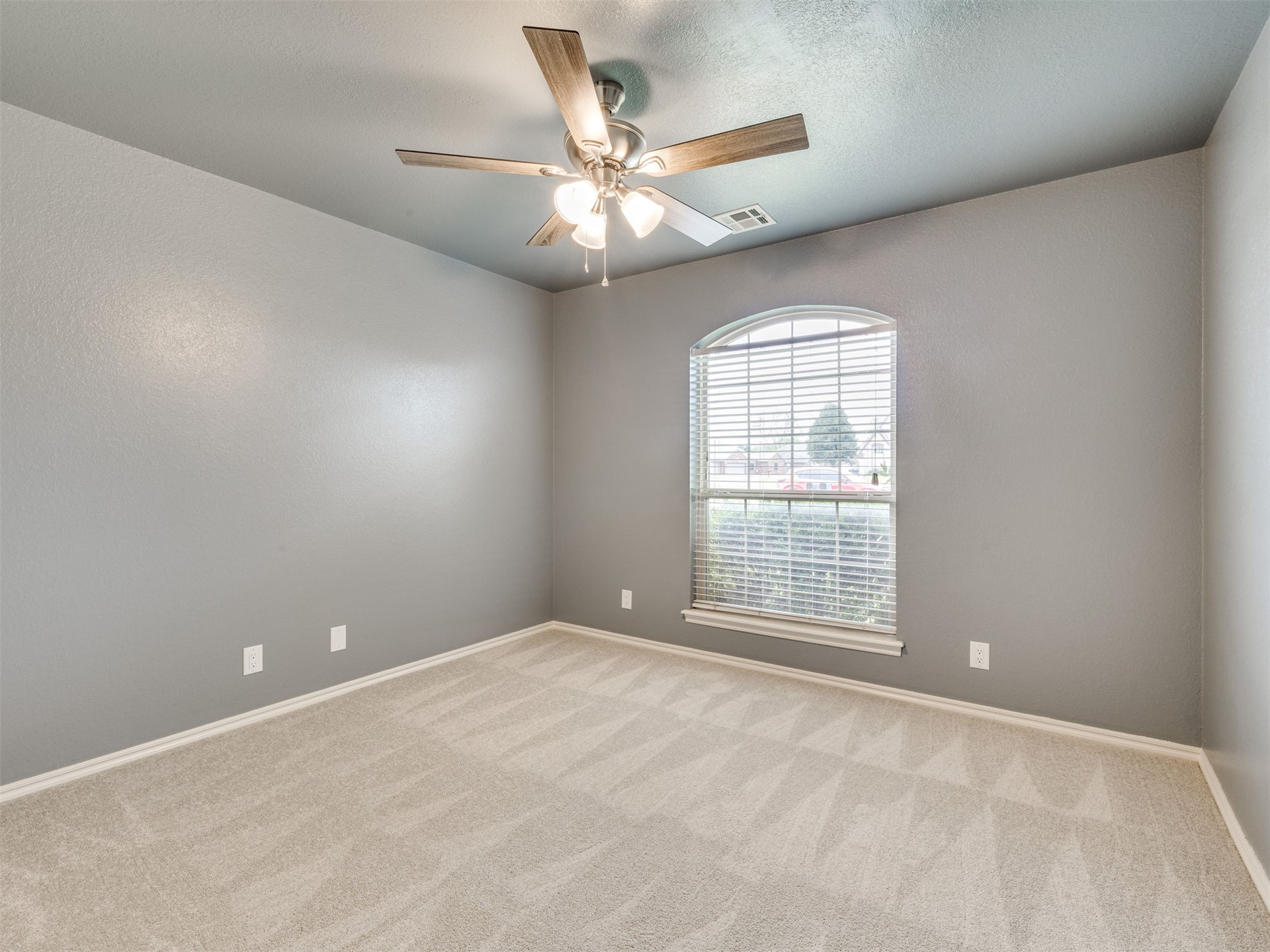 21677 E 39th Place Property Photo 18