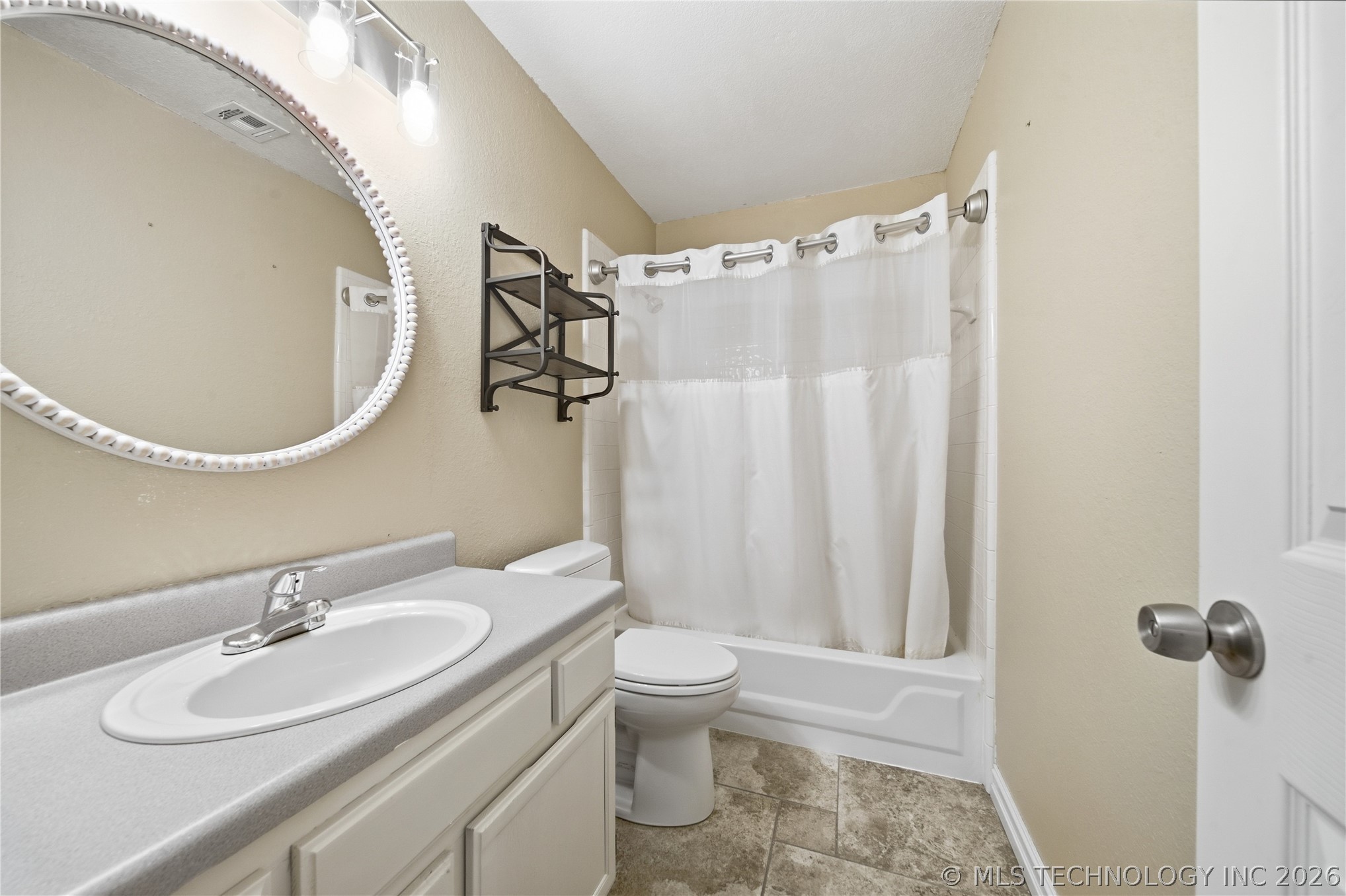 7721 N 132nd East Avenue Property Photo 17