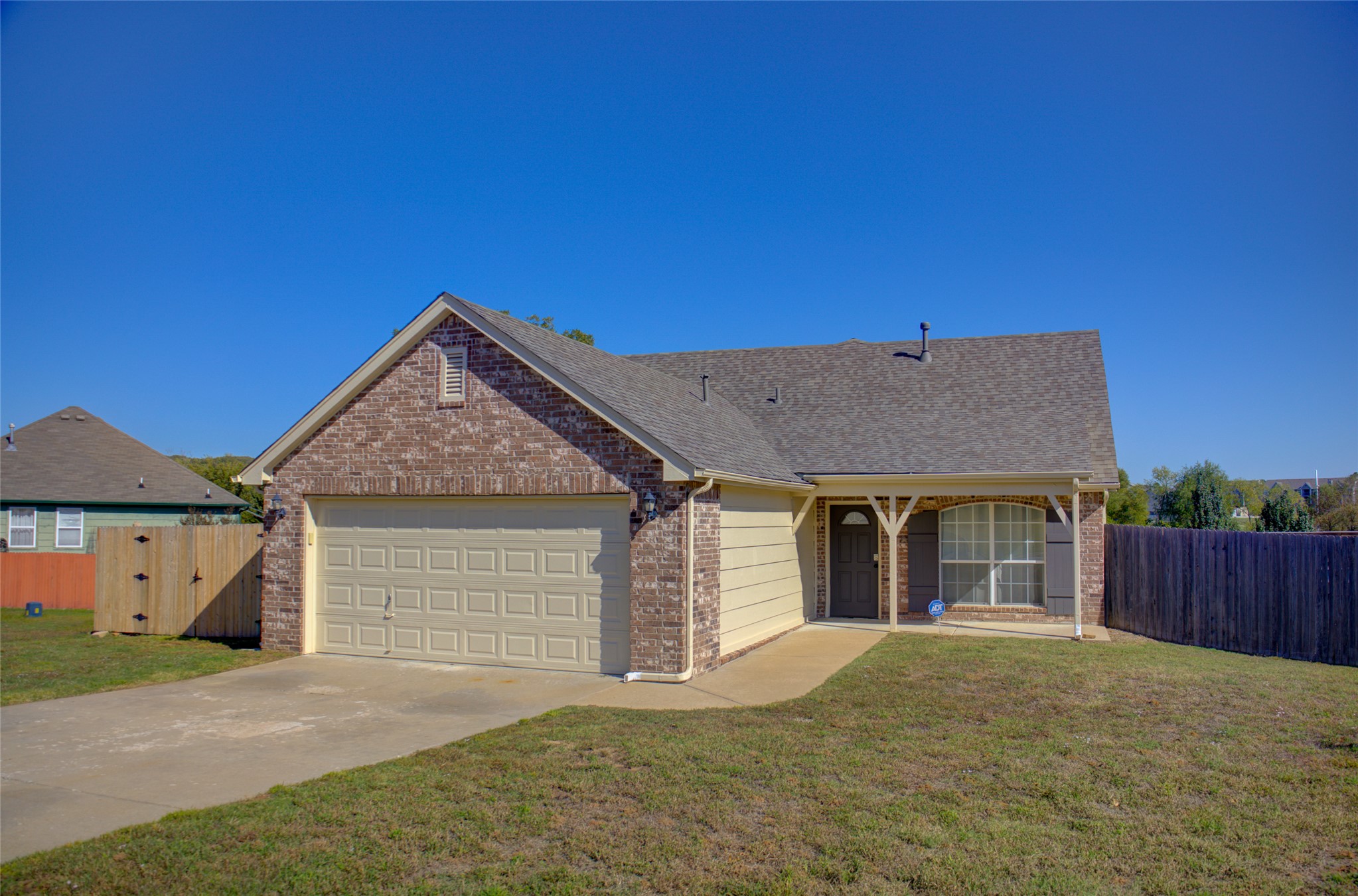 9227 Freedom Avenue Property Photo 2