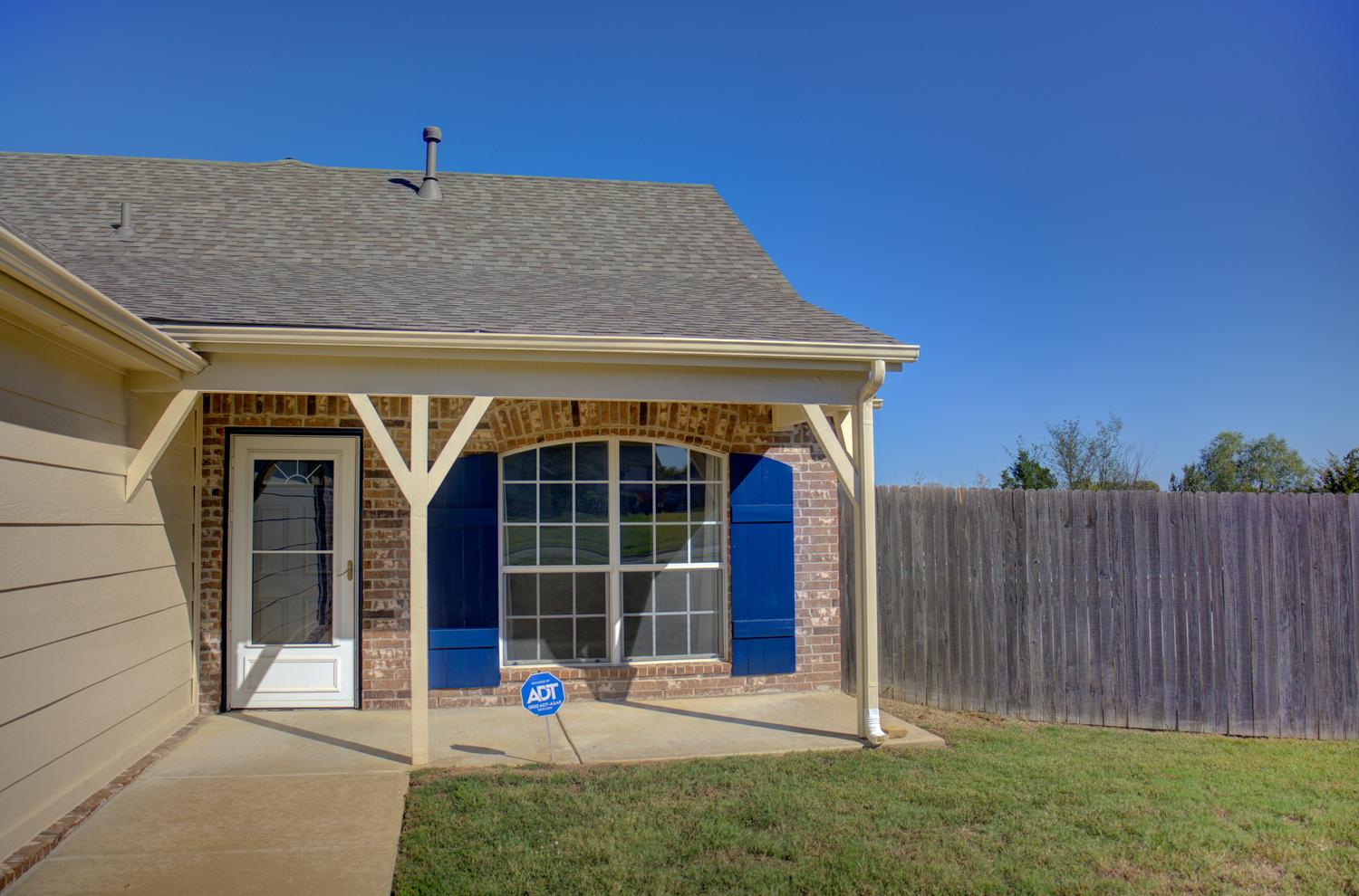 9227 Freedom Avenue Property Photo 3