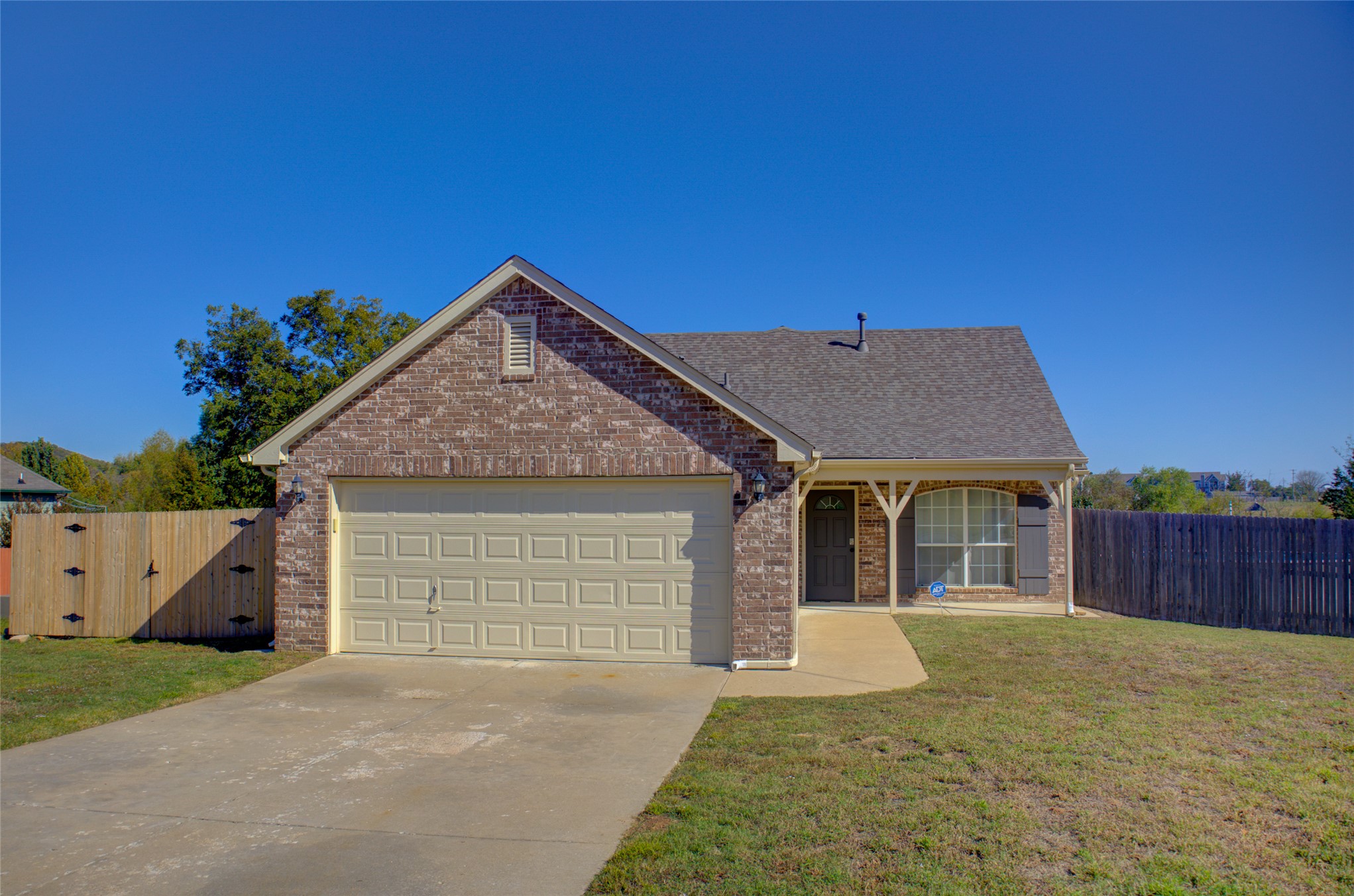 9227 Freedom Avenue Property Photo 3