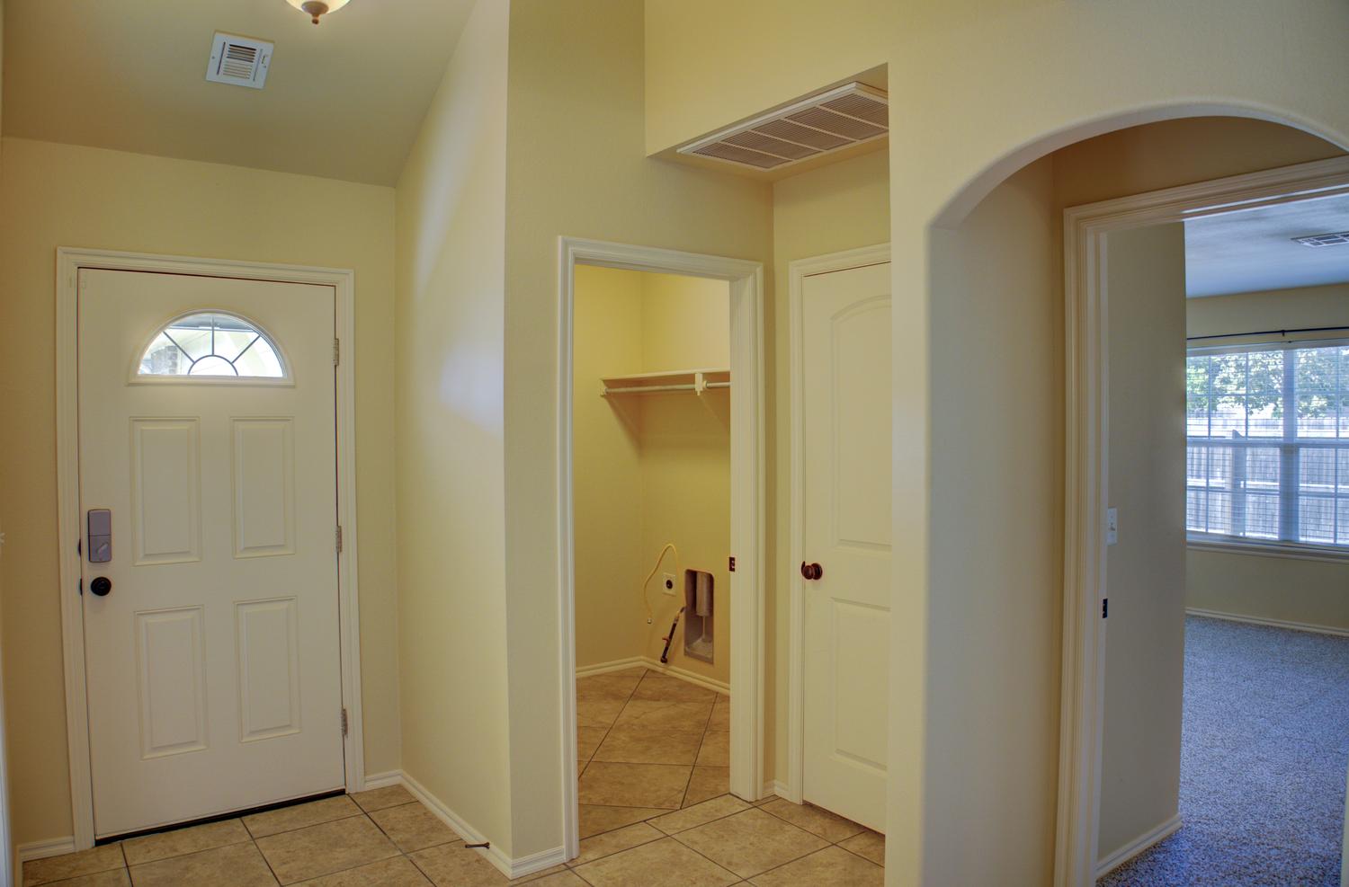 9227 Freedom Avenue Property Photo 7