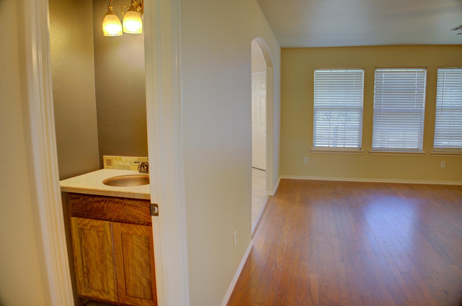 9227 Freedom Avenue Property Photo 12