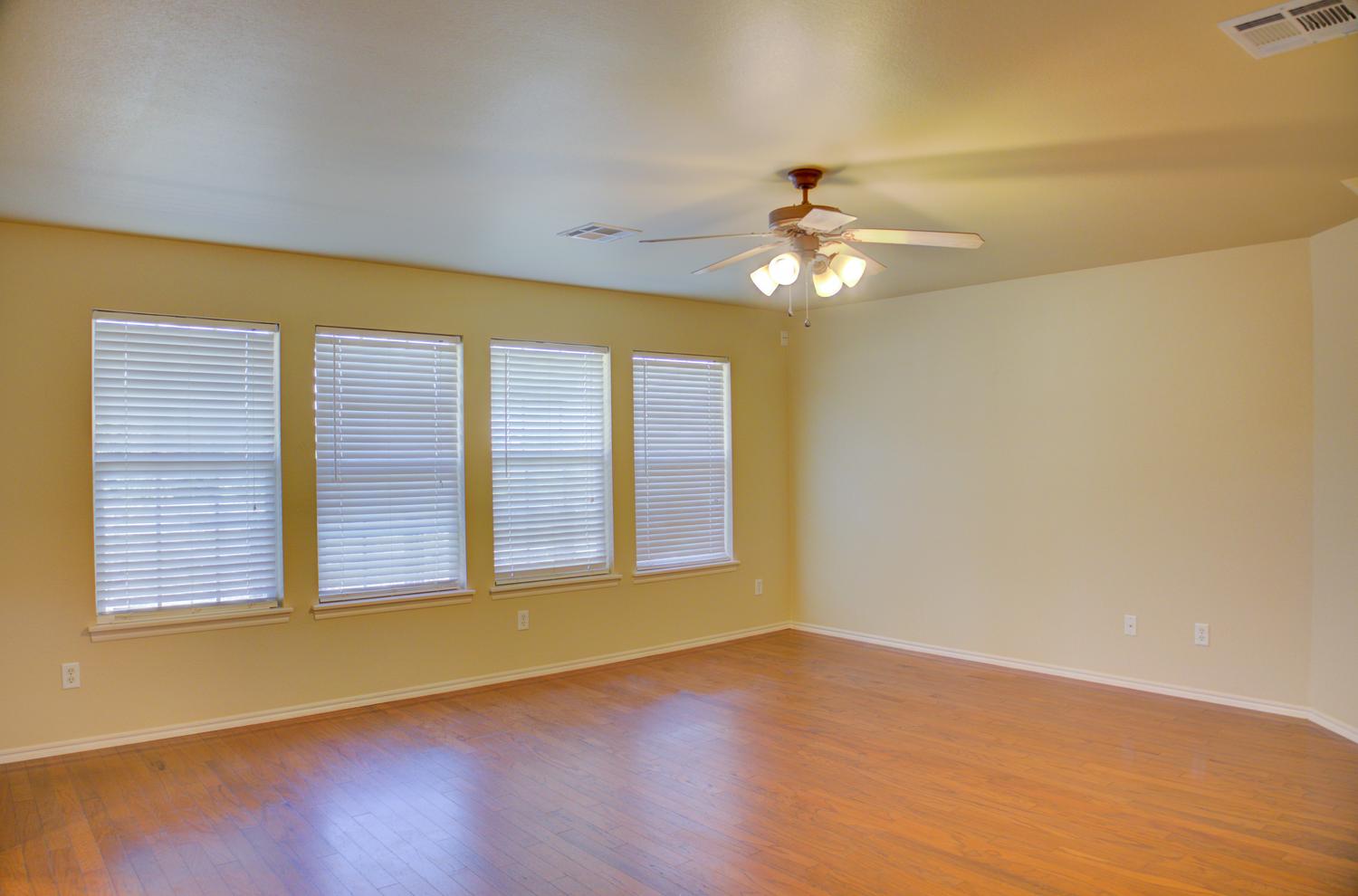 9227 Freedom Avenue Property Photo 14