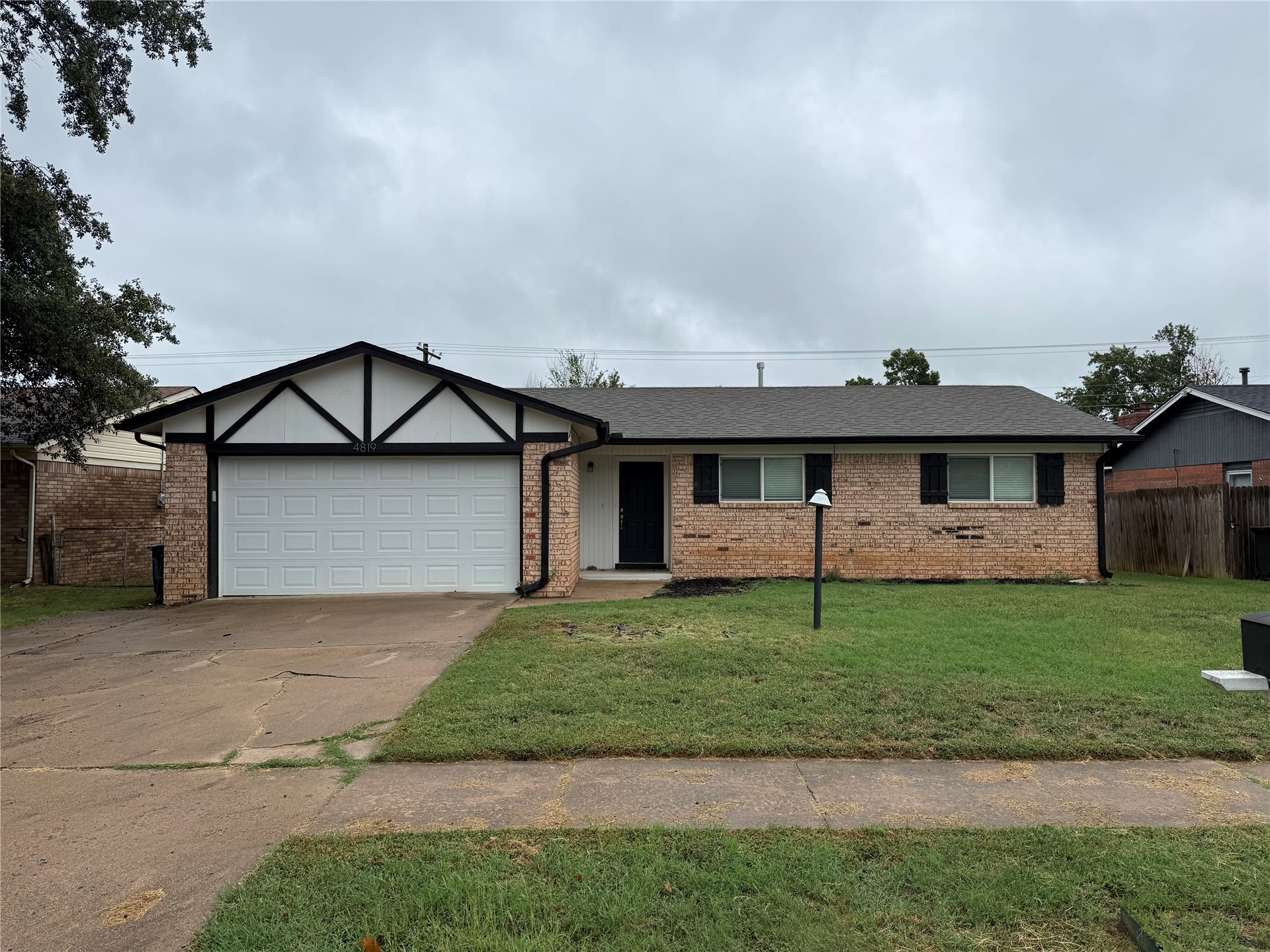 4819 S Spruce Drive Property Photo 1