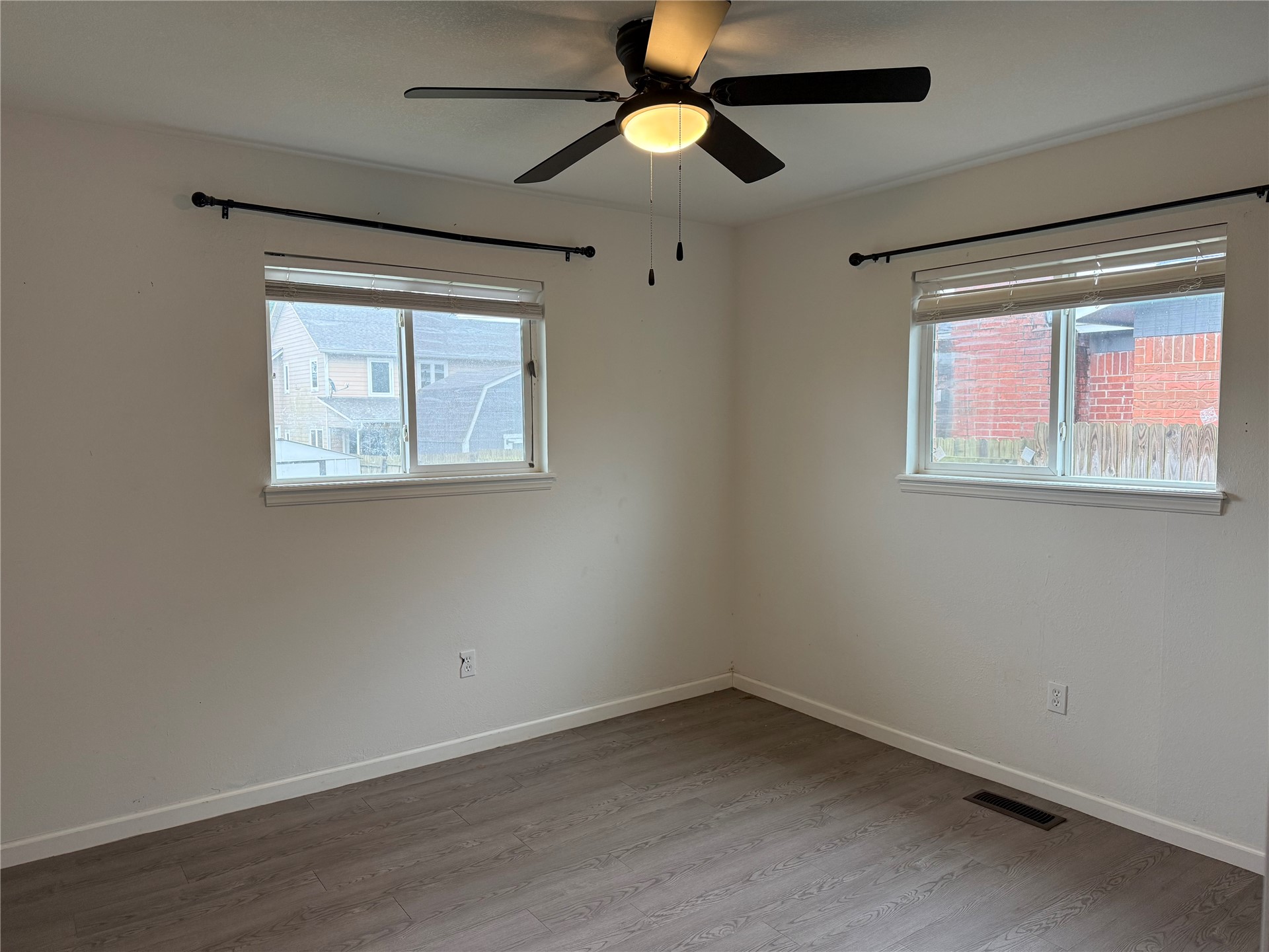 4819 S Spruce Drive Property Photo 12