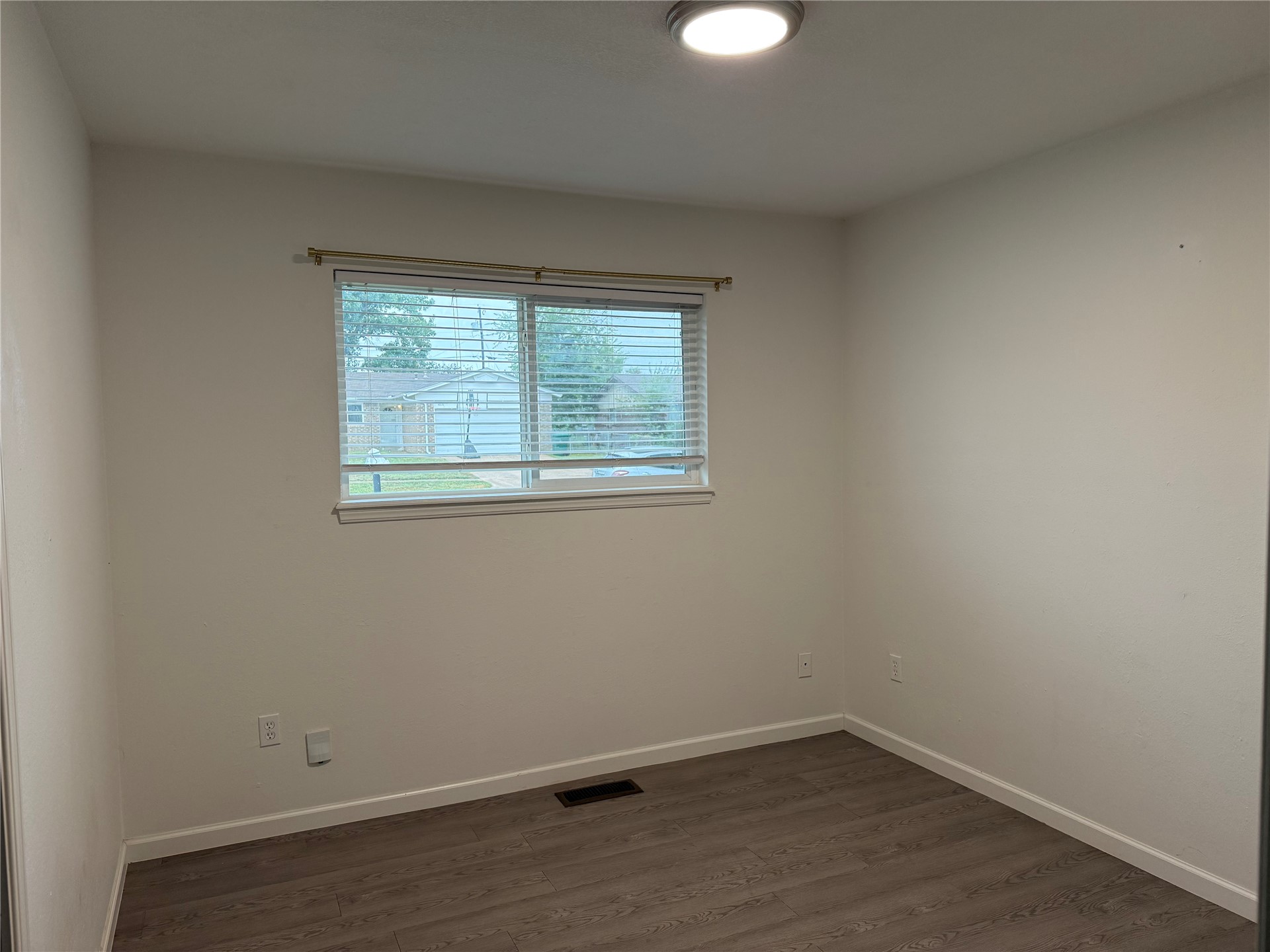 4819 S Spruce Drive Property Photo 17