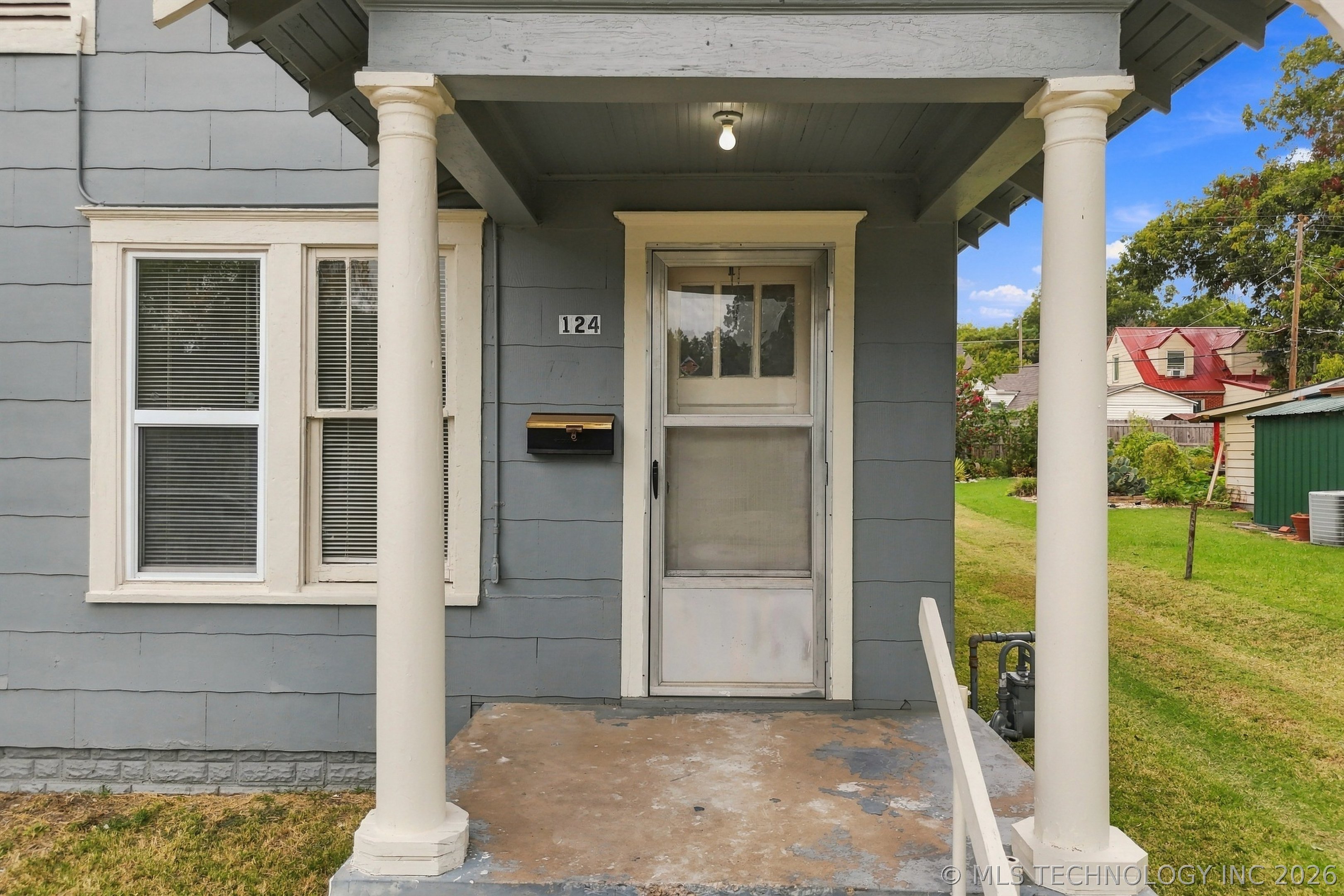 122 N Louisville Avenue Property Photo 3