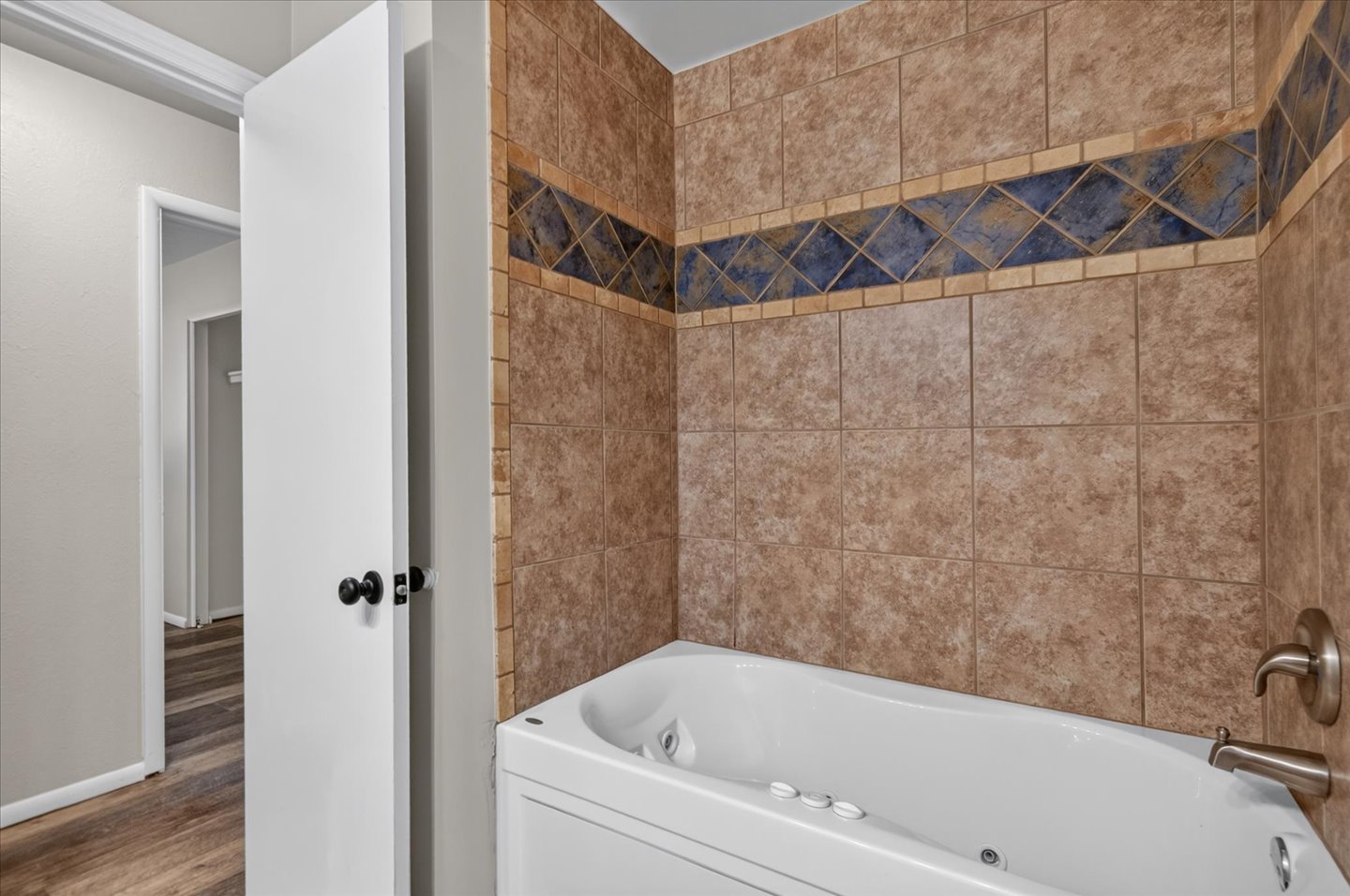5101 Bridle Road Property Photo 23