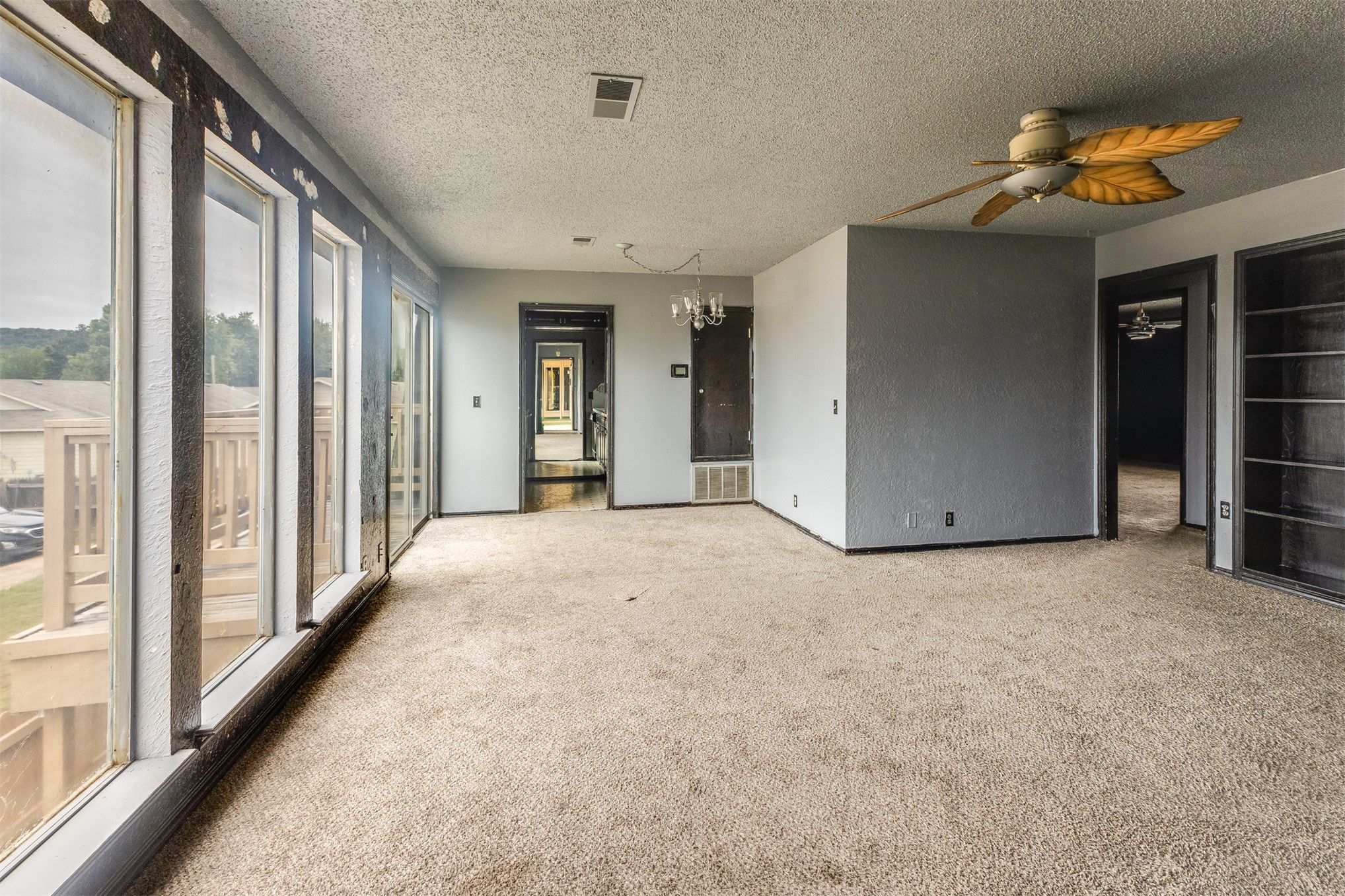 6004 Newport Avenue A-10 Property Photo 4