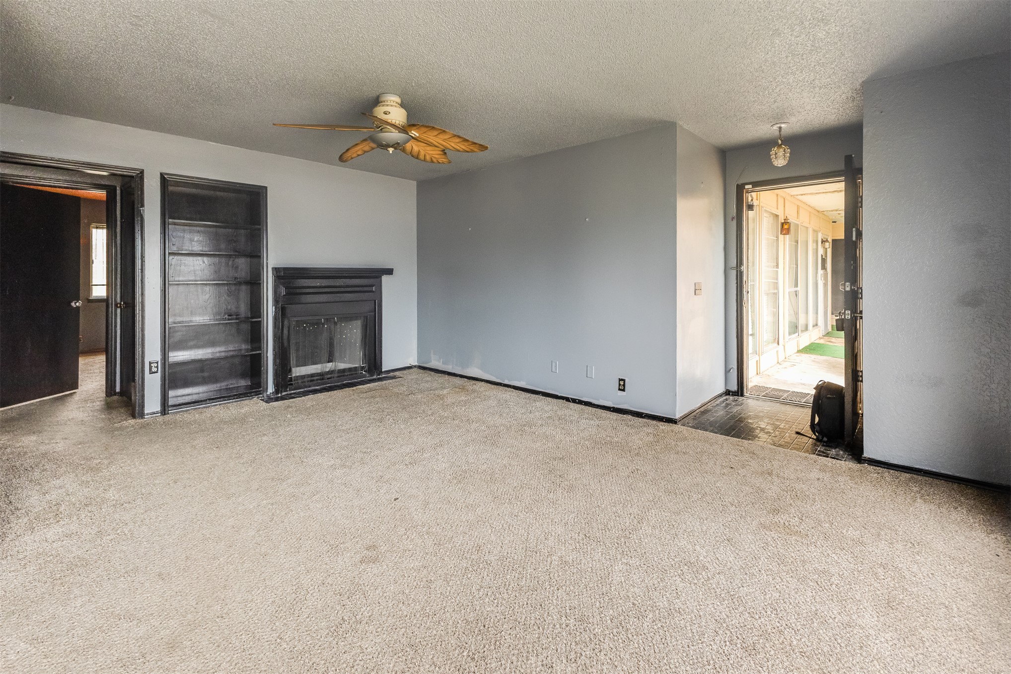 6004 Newport Avenue A-10 Property Photo 5