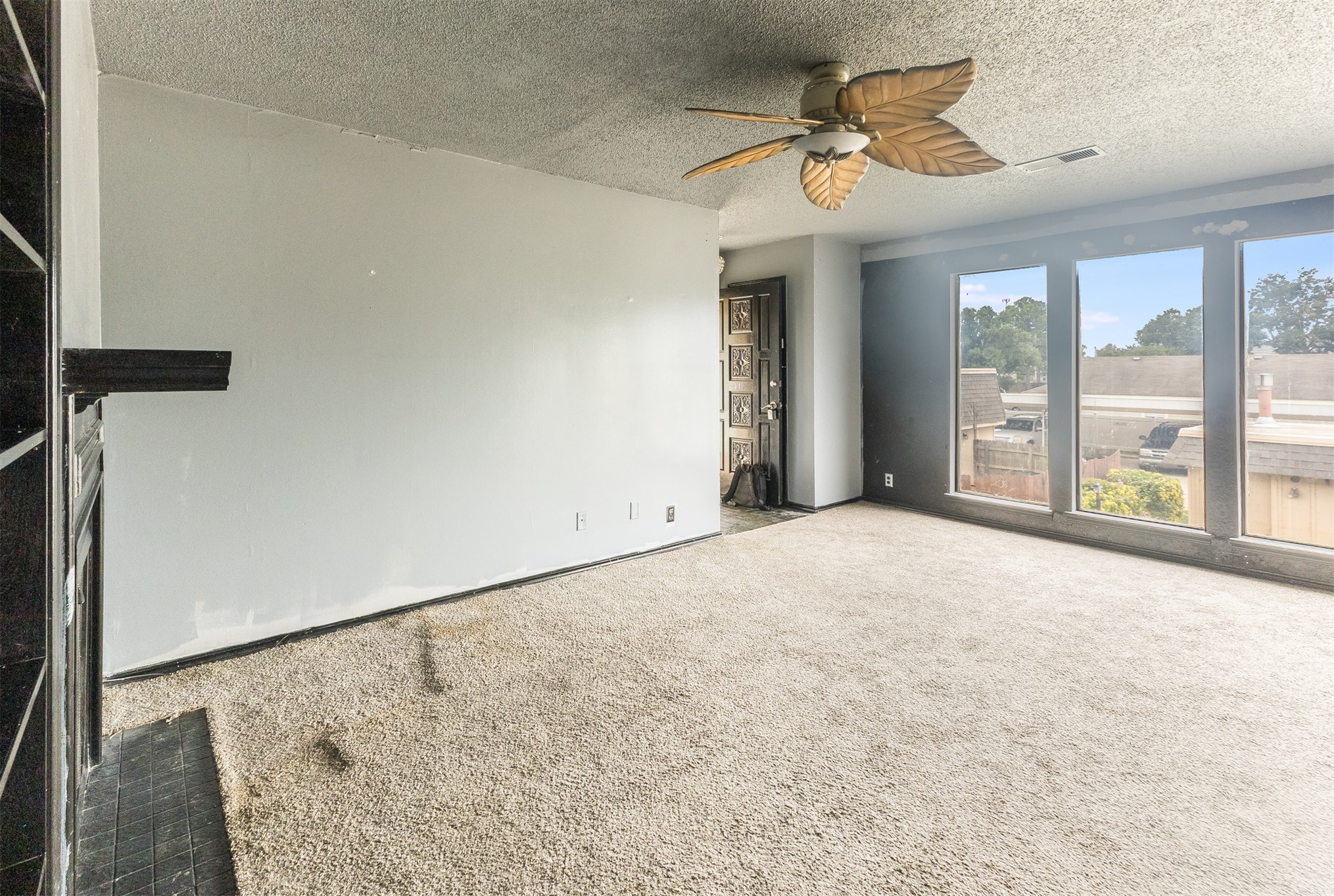 6004 Newport Avenue A-10 Property Photo 6