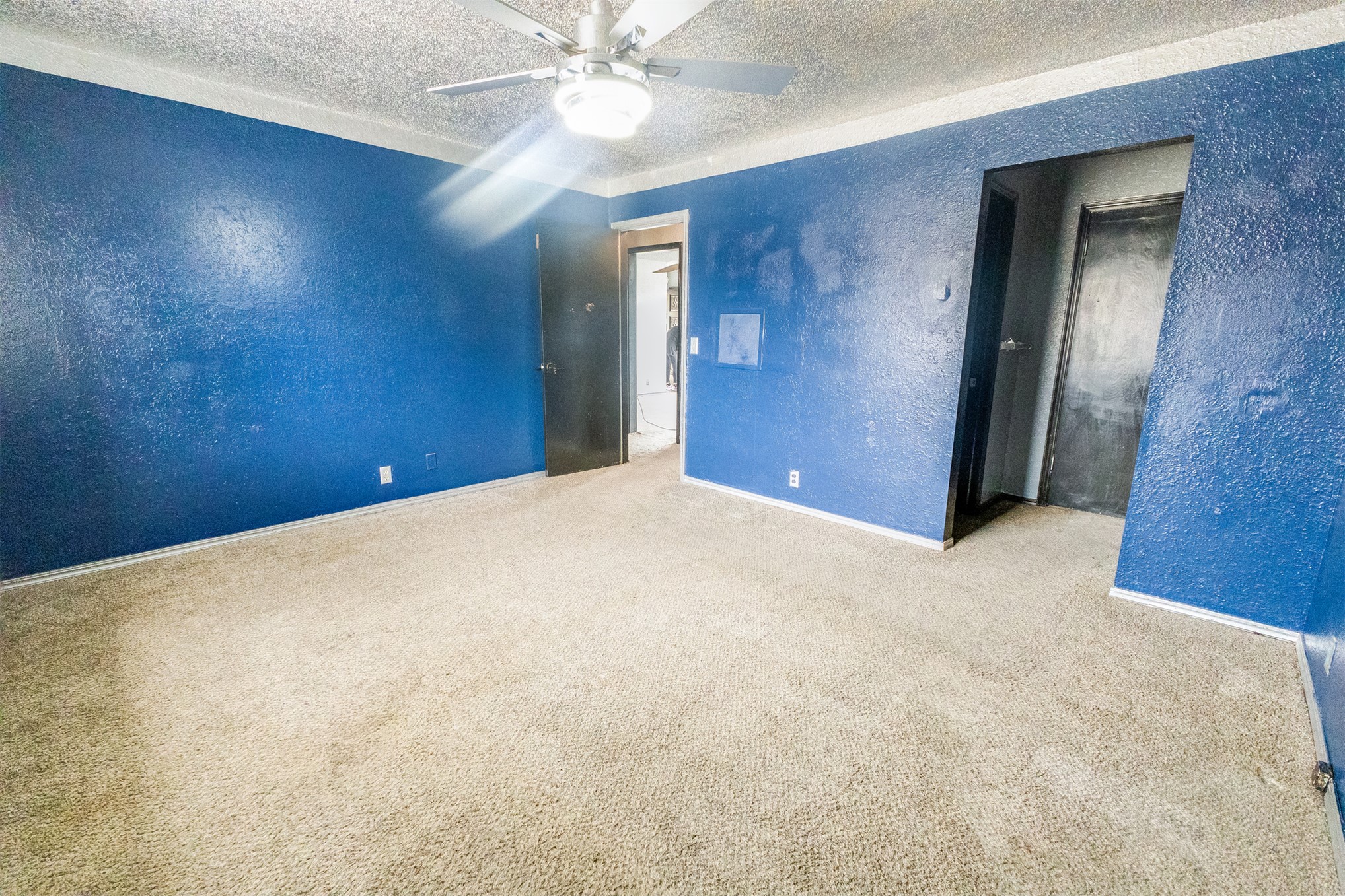6004 Newport Avenue A-10 Property Photo 10