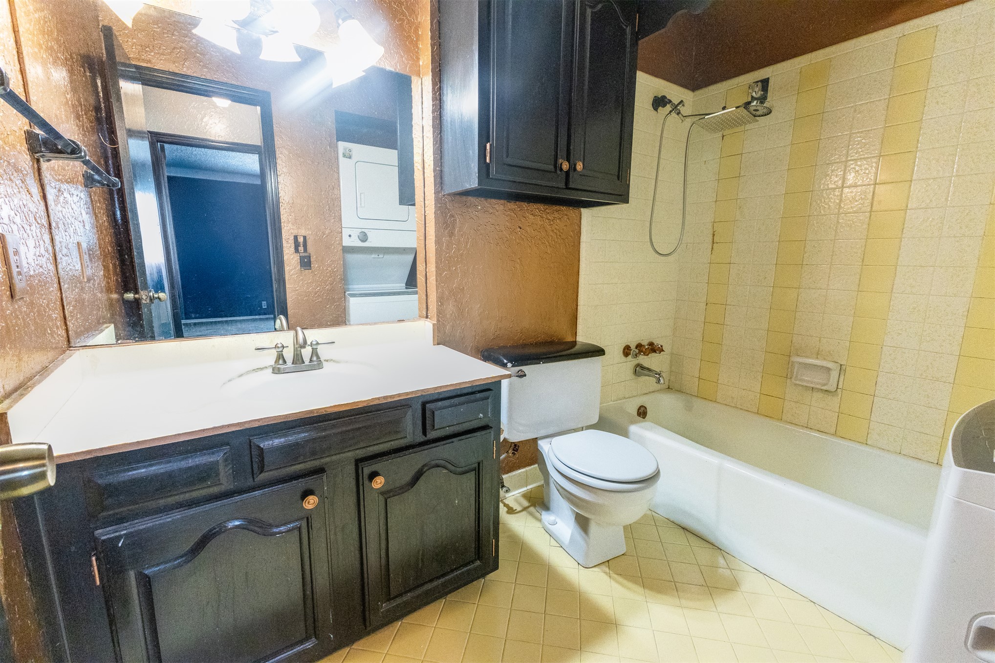 6004 Newport Avenue A-10 Property Photo 11