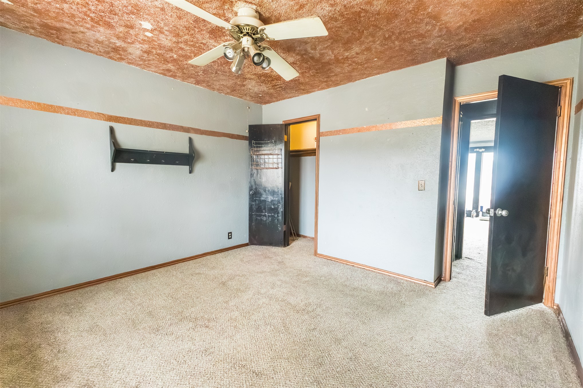 6004 Newport Avenue A-10 Property Photo 13