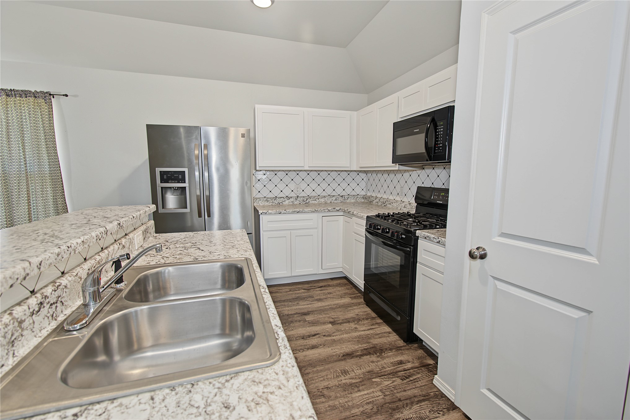 3633 E Augusta Avenue Property Photo 8