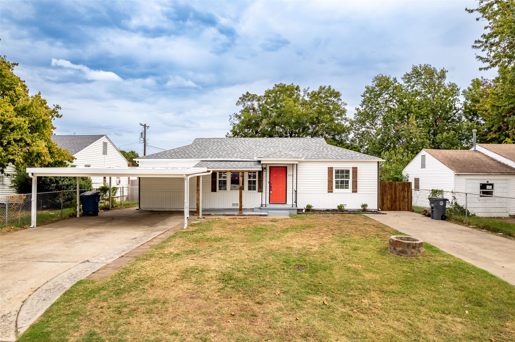 1511 N Florence Place Property Photo 1