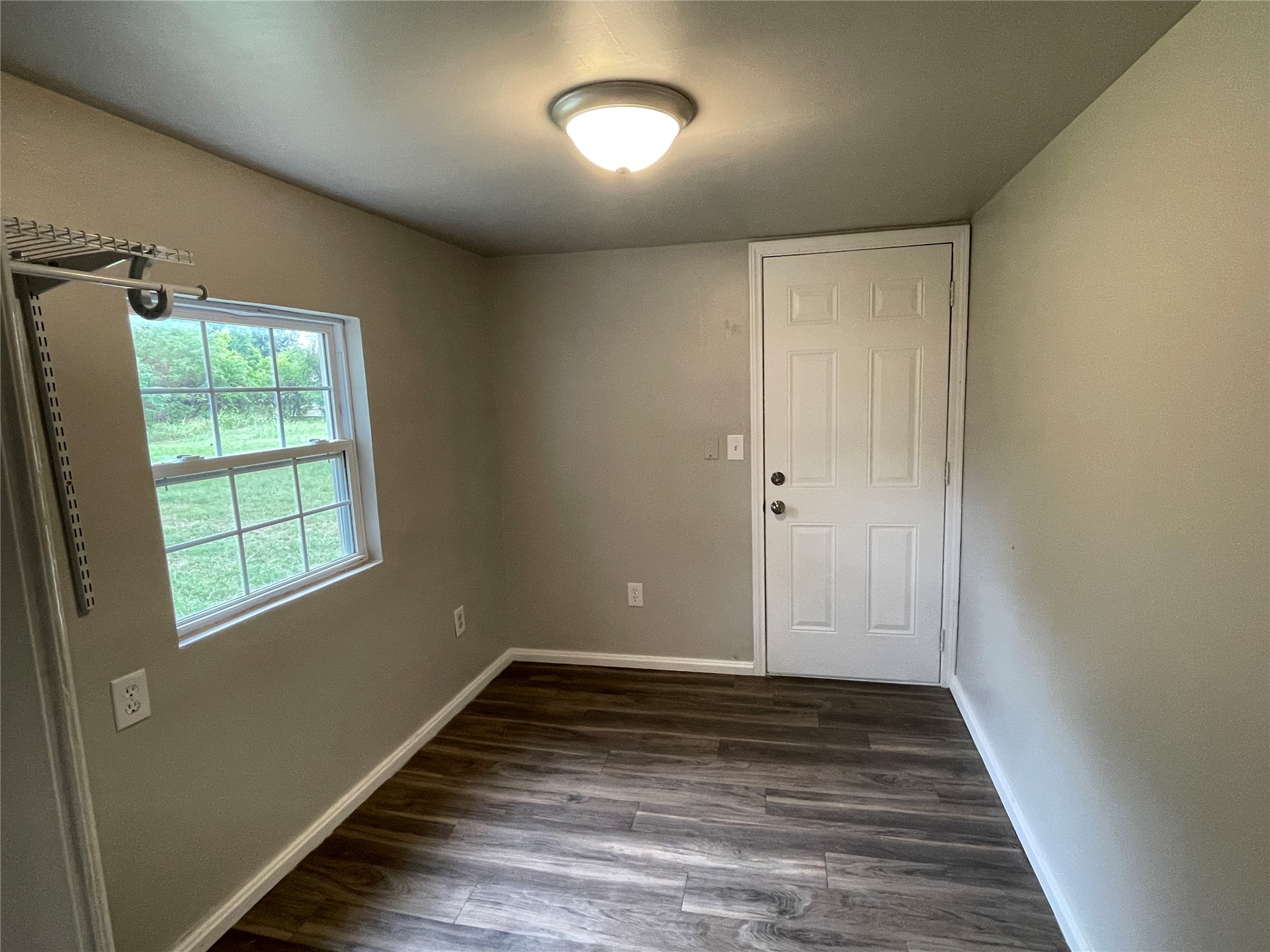 1010 W Oak Street Property Photo 5