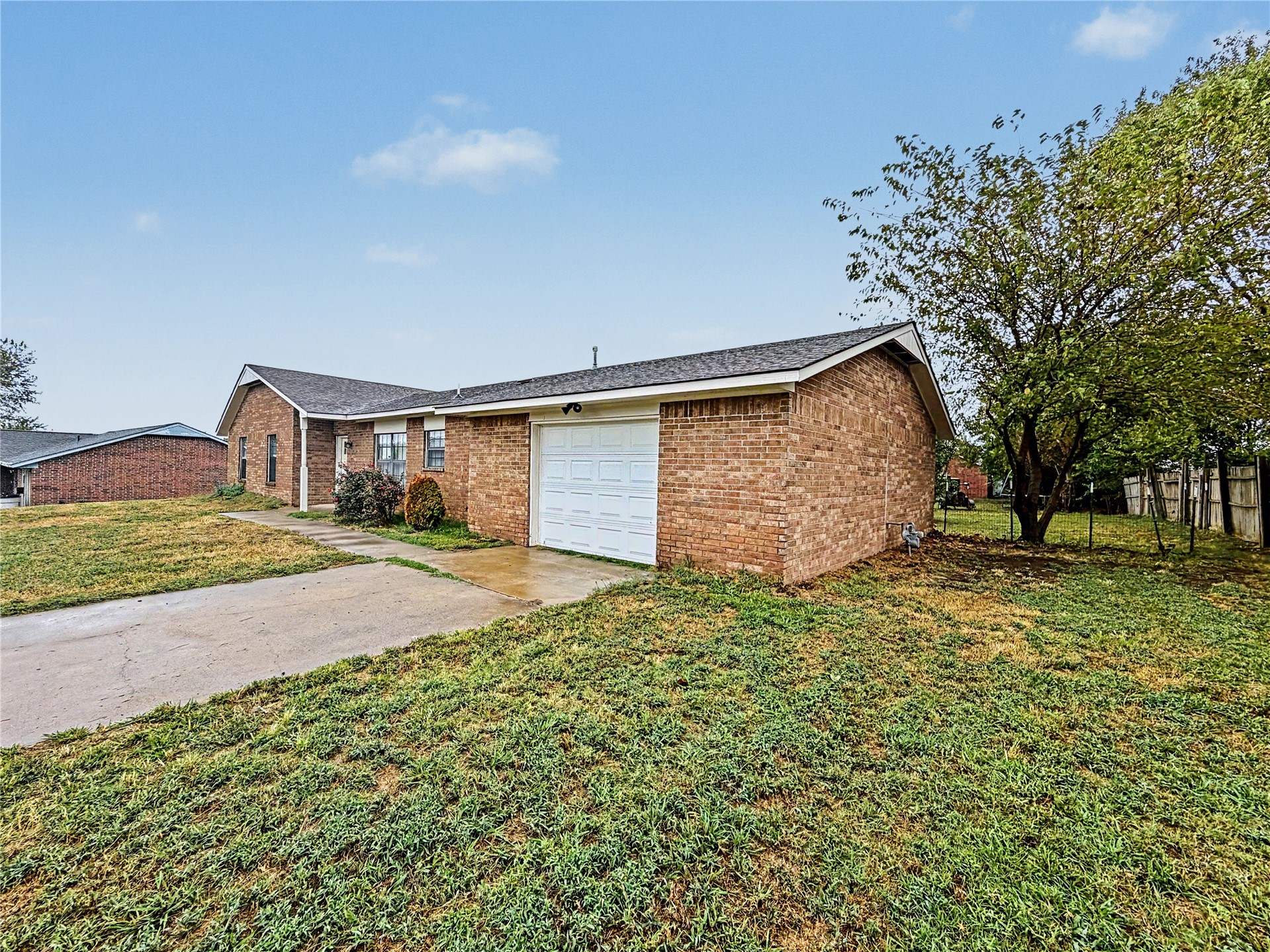 18333 Hilltop Circle Property Photo 2