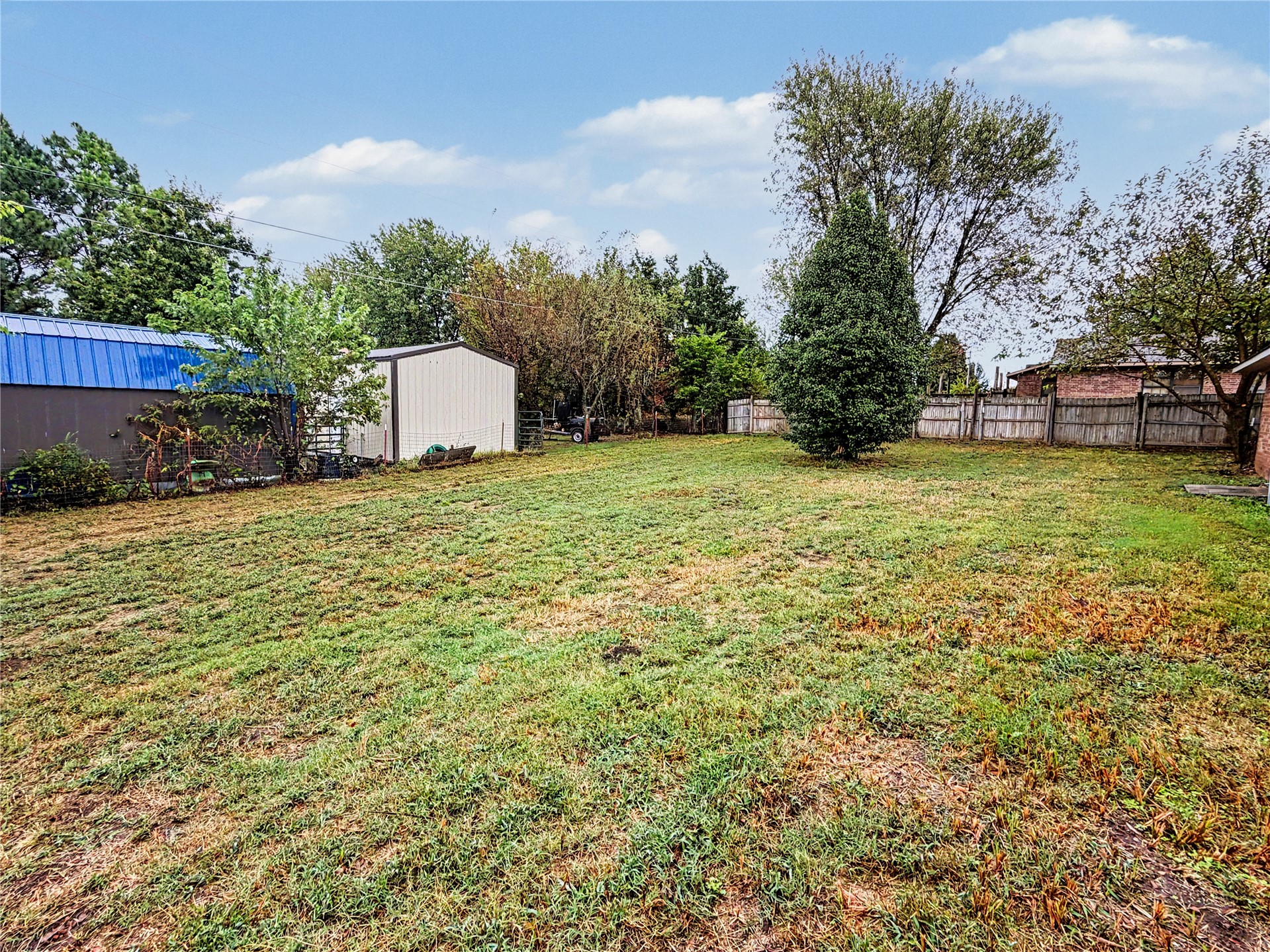 18333 Hilltop Circle Property Photo 5